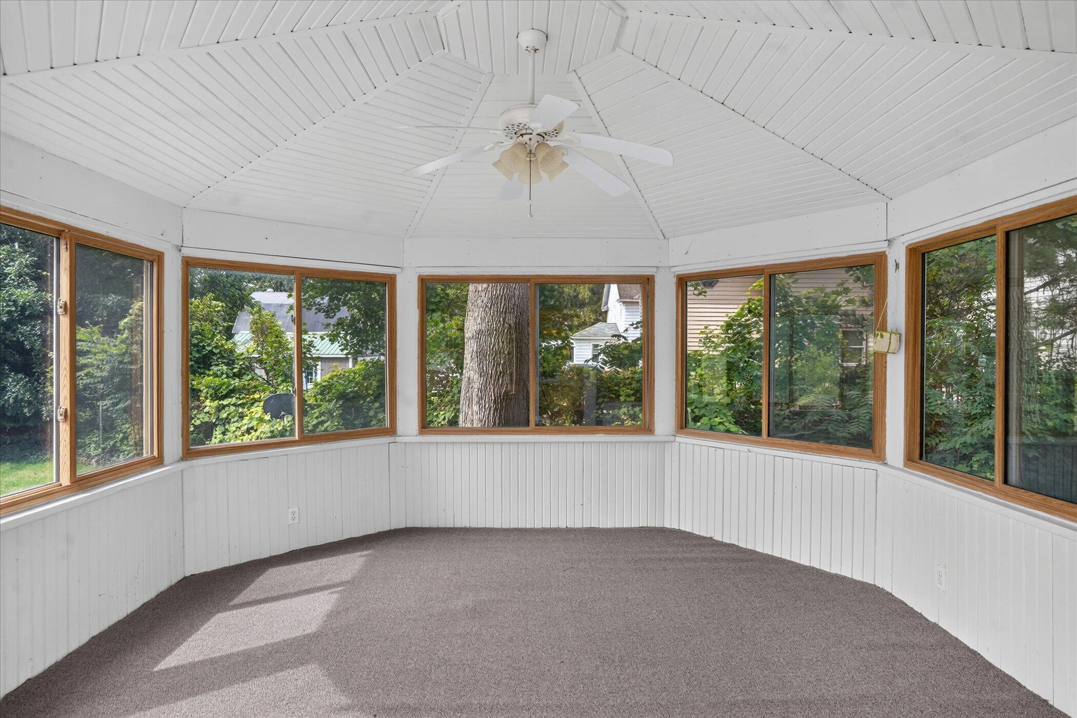 1318 E Michigan Avenue Property Photo 25