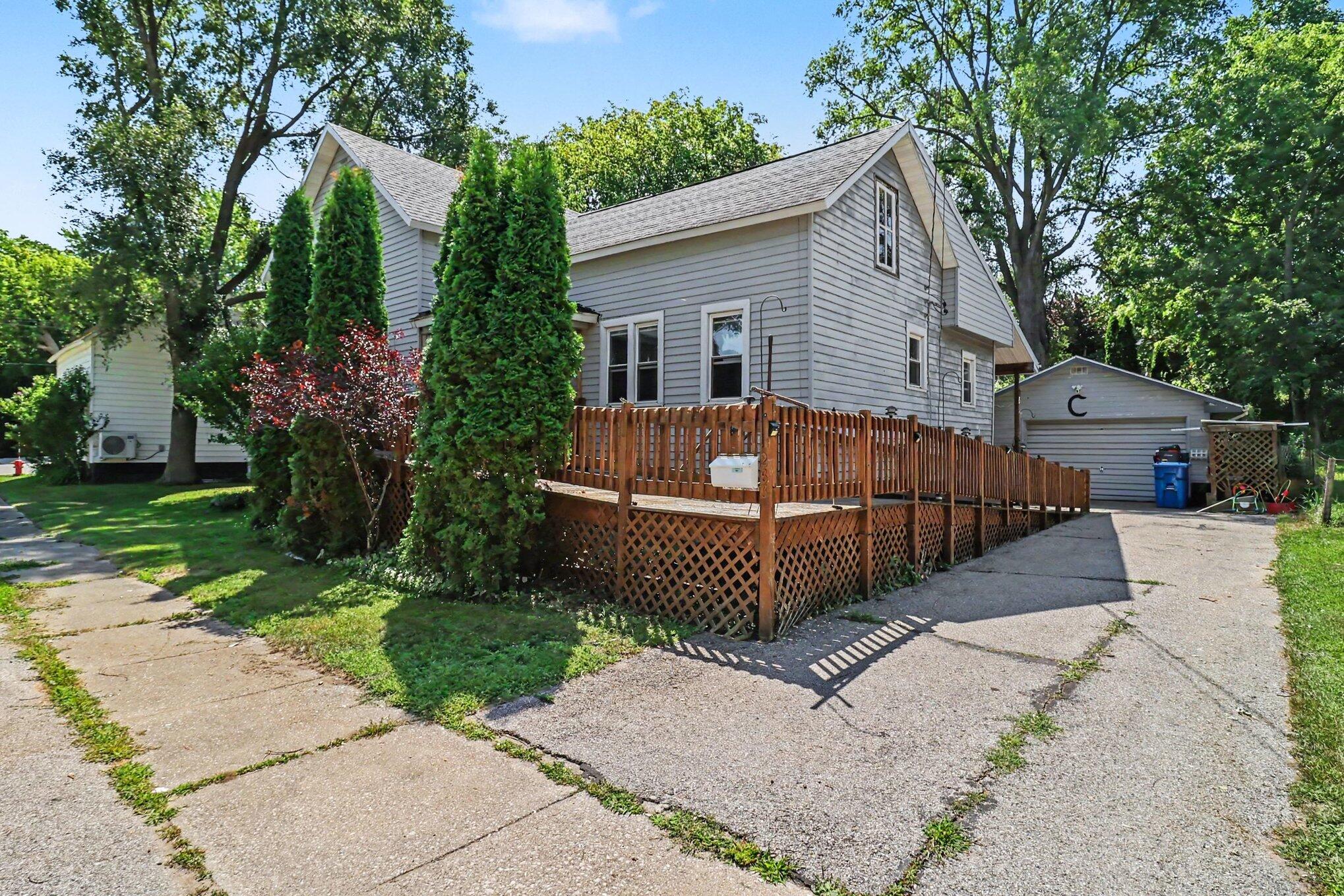 263 10th Street Property Photo 24