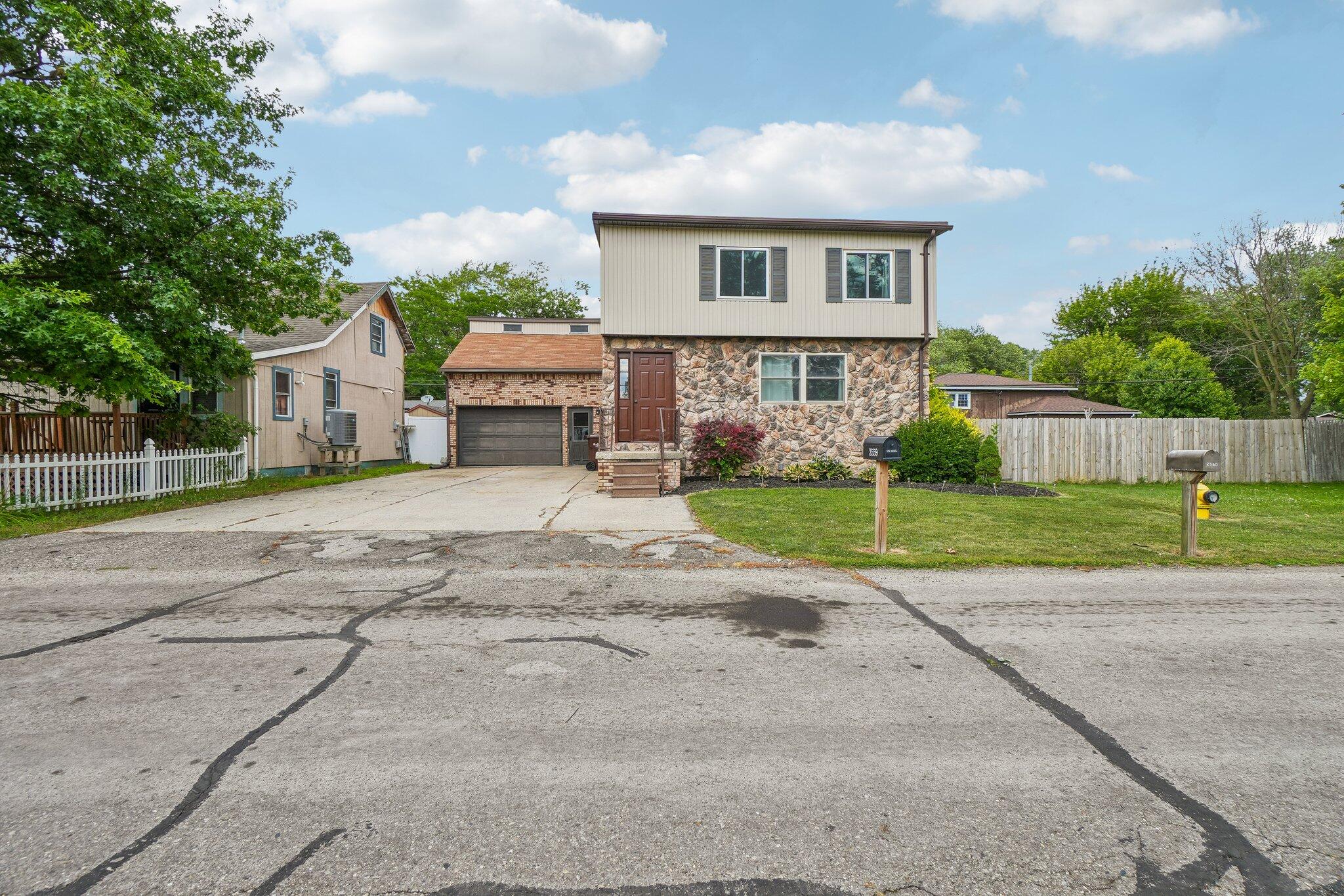 3559 Baycrest Drive Property Photo 1