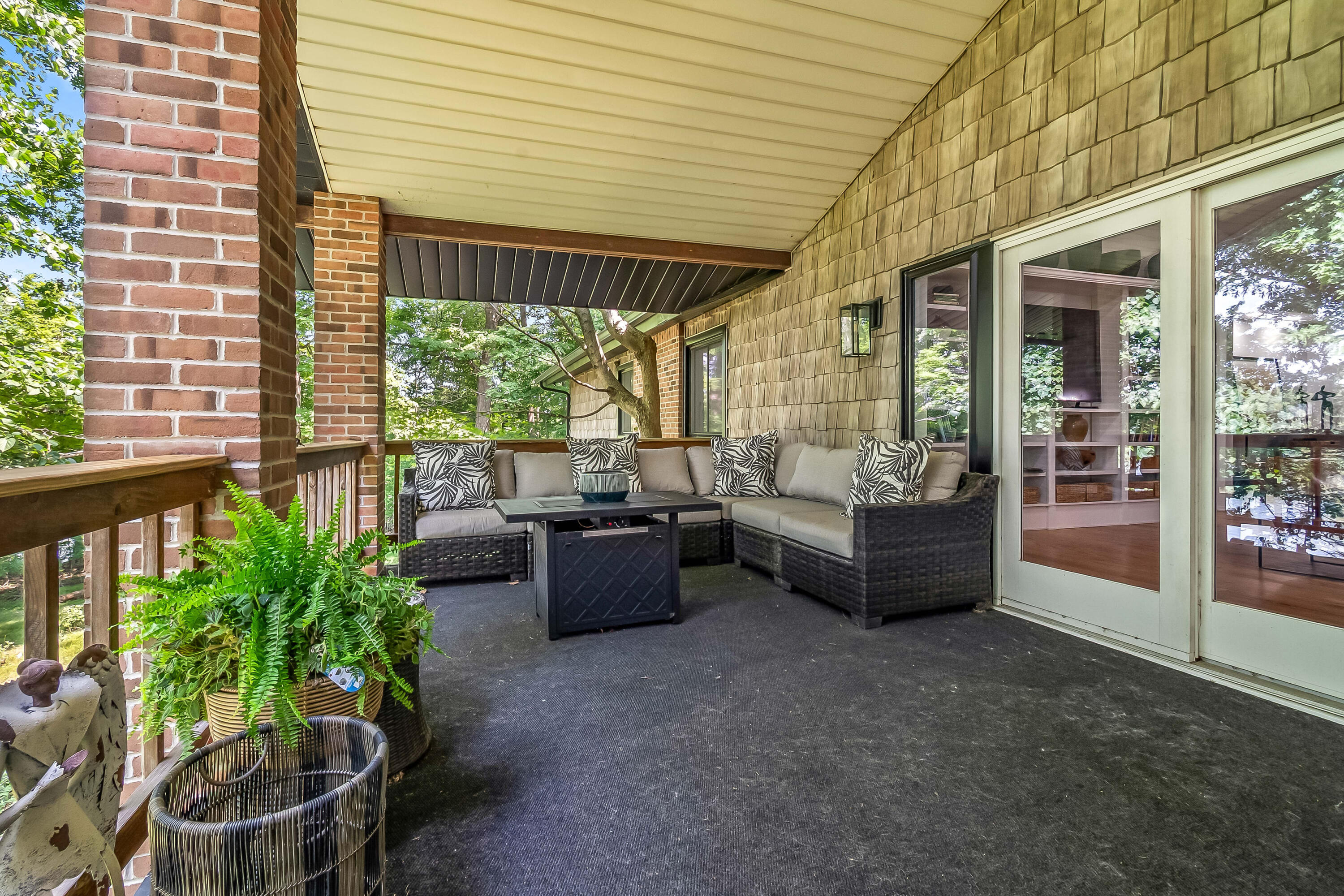 4720 Nirvana Drive Property Photo 14