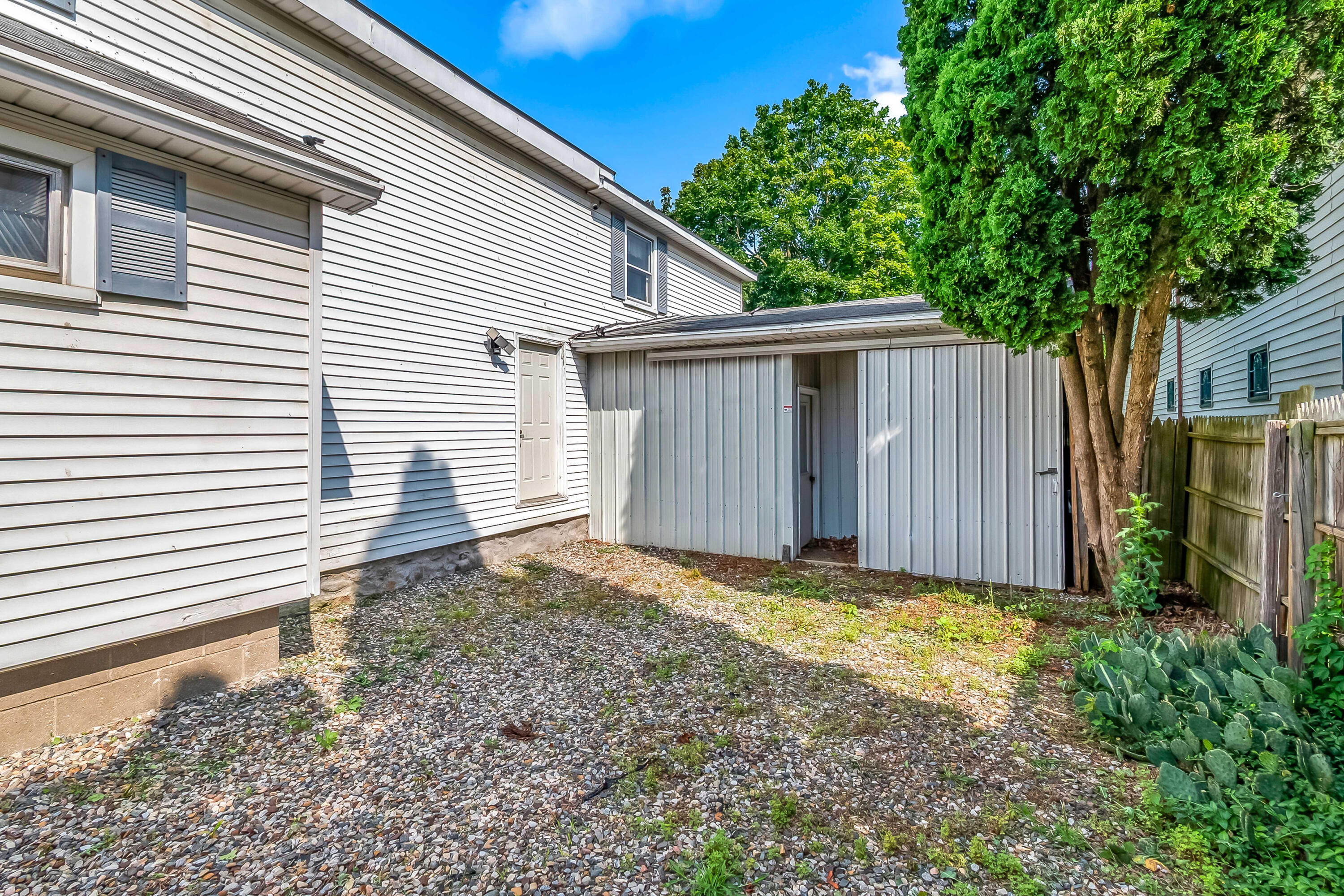 118 W Chicago Road Property Photo 4