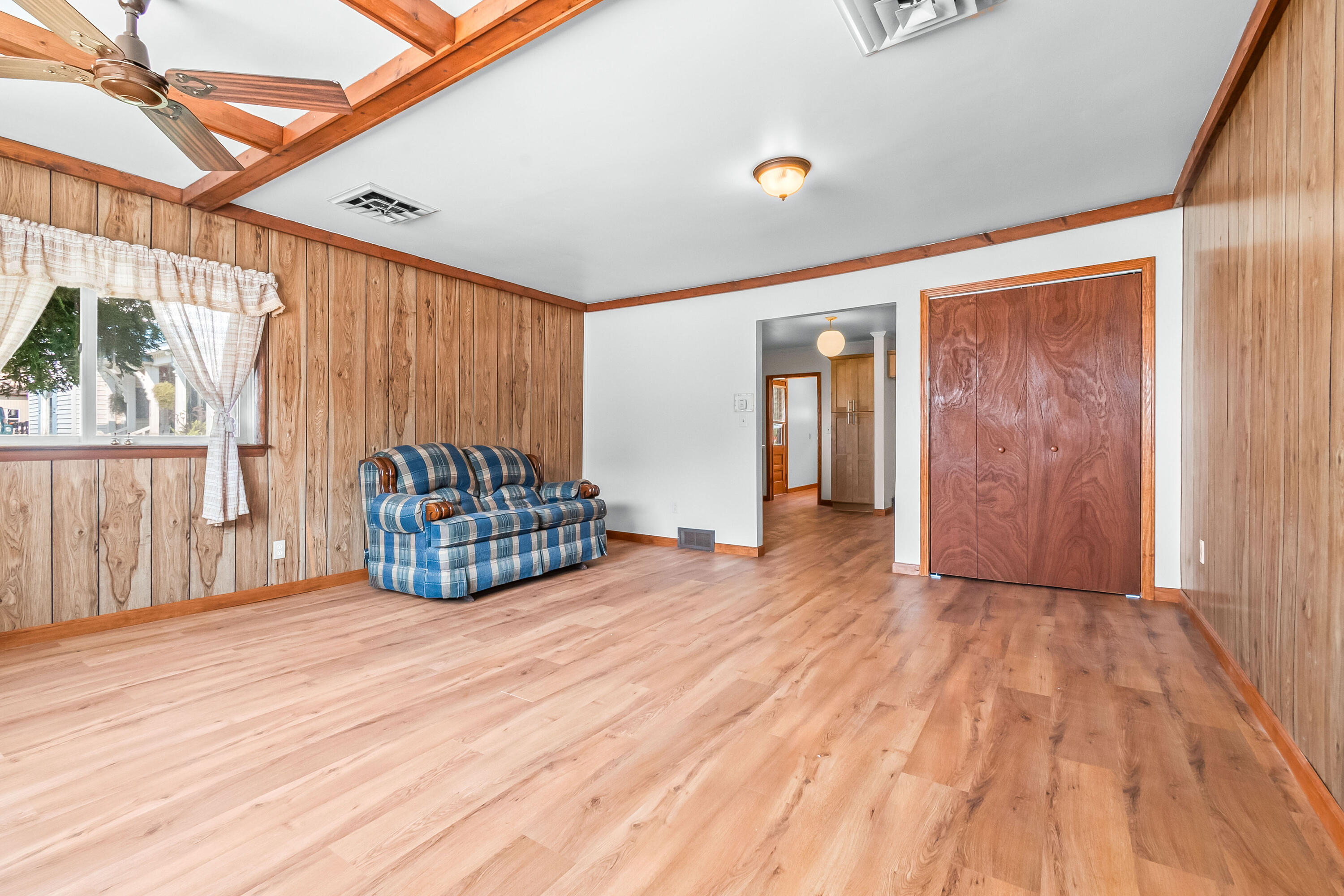 118 W Chicago Road Property Photo 22