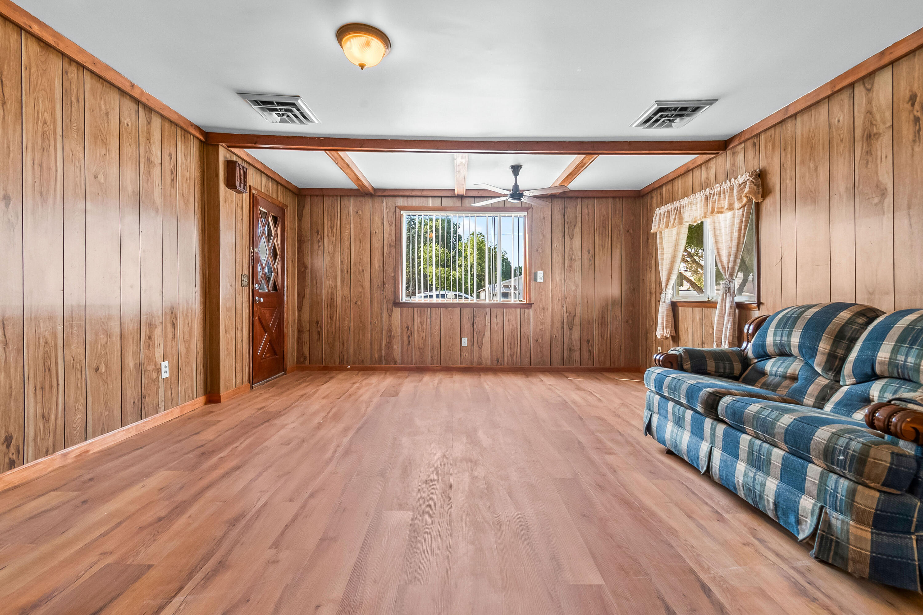 118 W Chicago Road Property Photo 23
