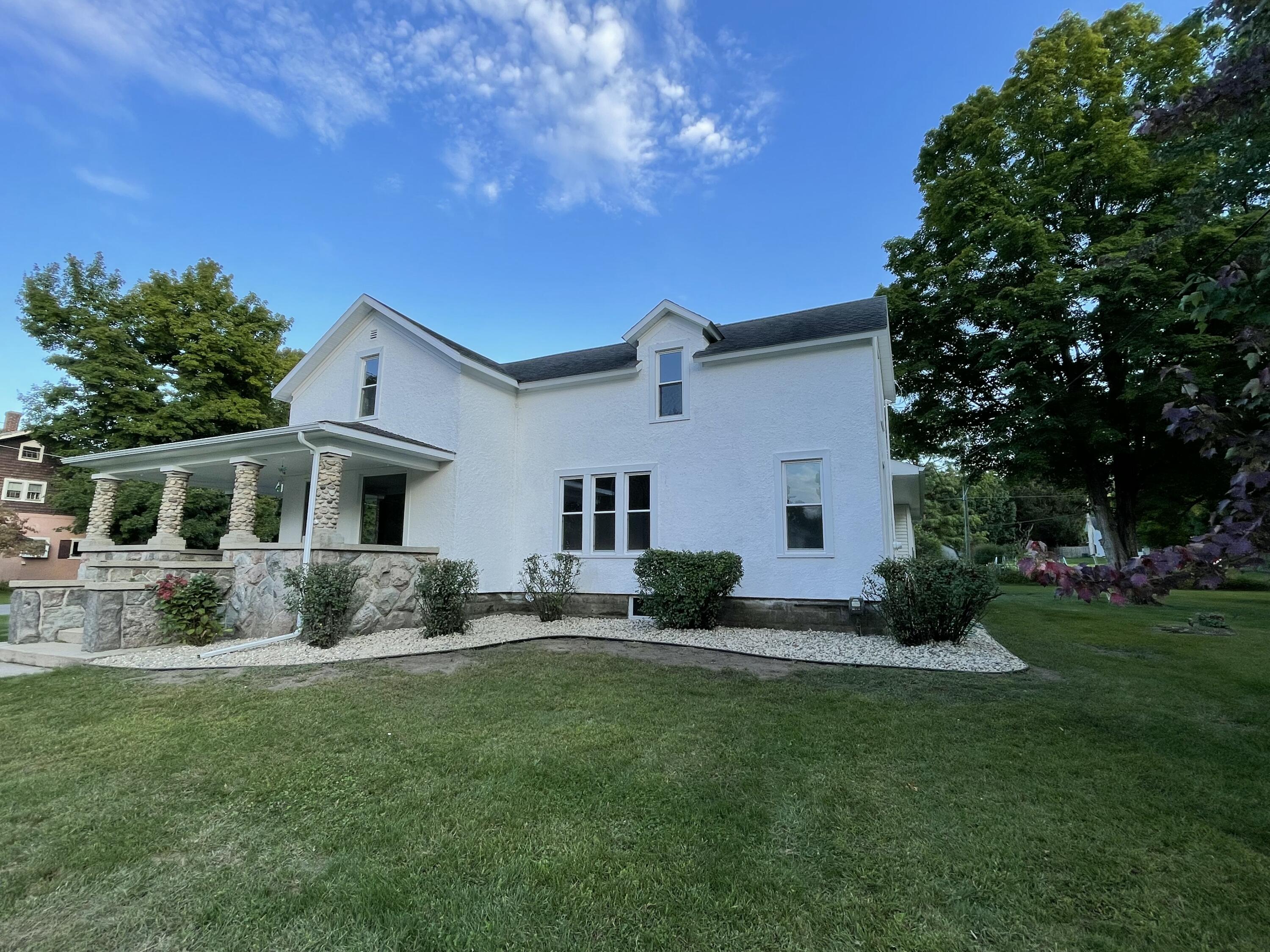 24195 Third Avenue Property Photo 1