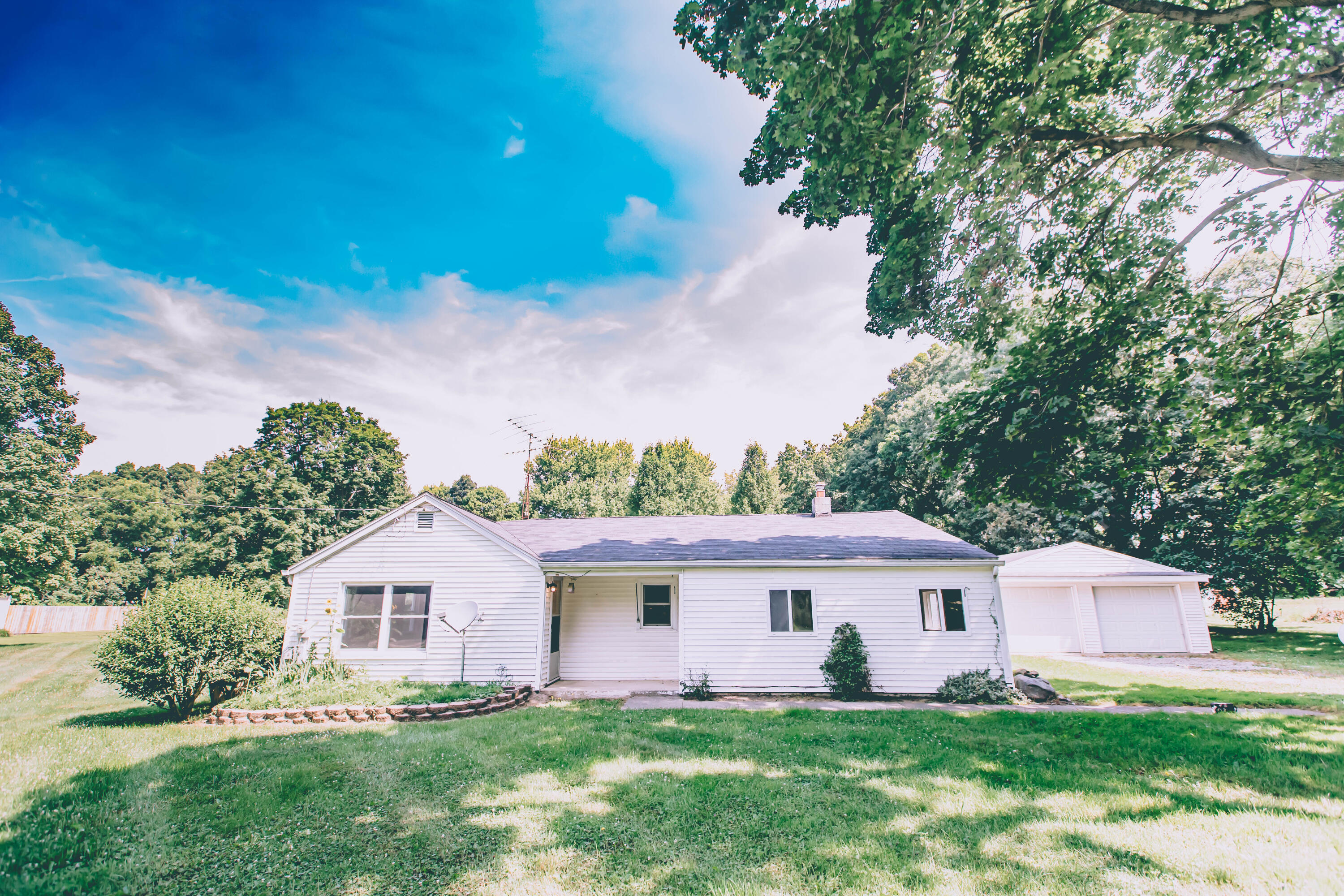 1072 E Territorial Road N Property Photo 2