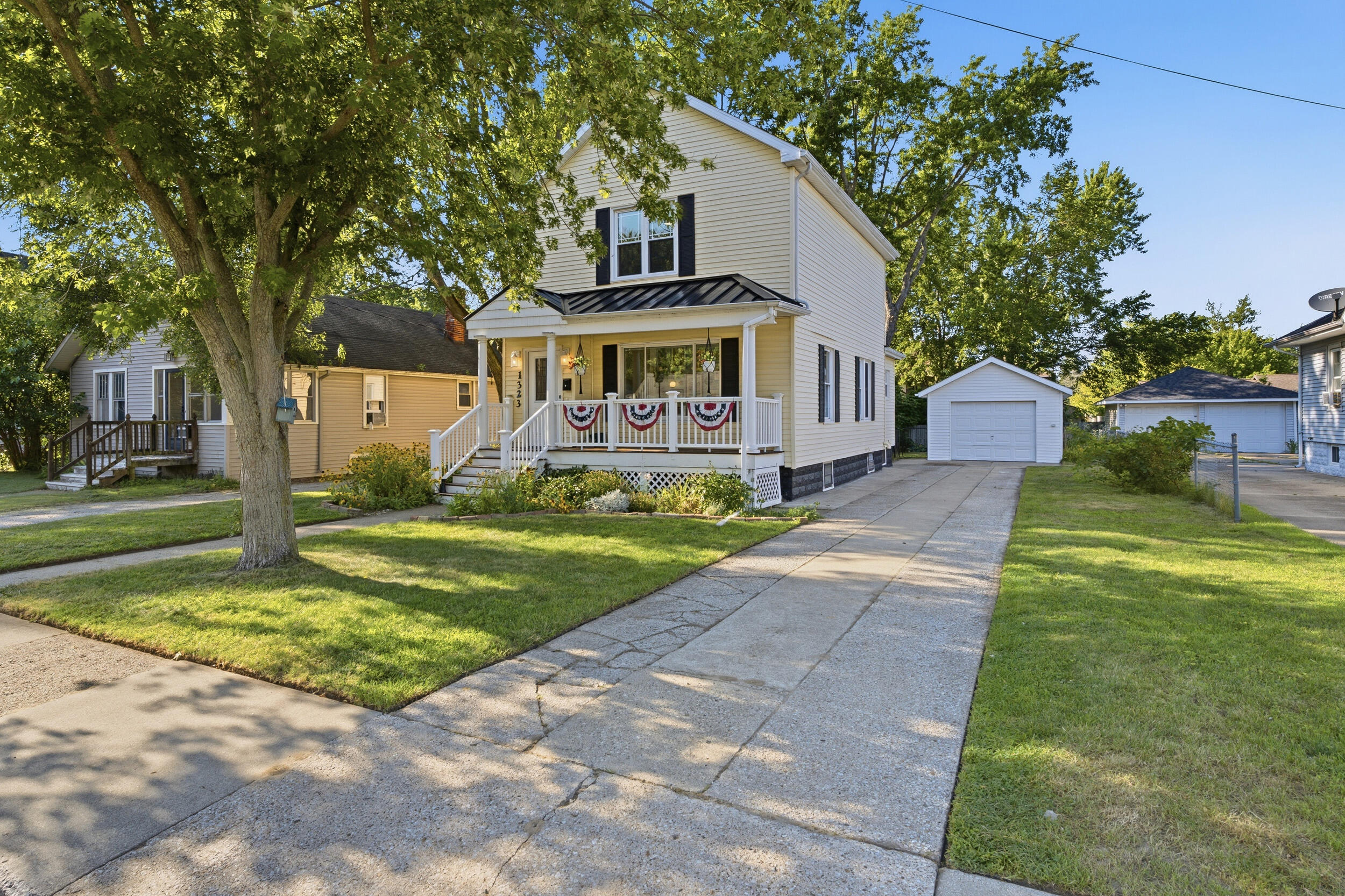 1323 Wolcott Avenue Property Photo 3