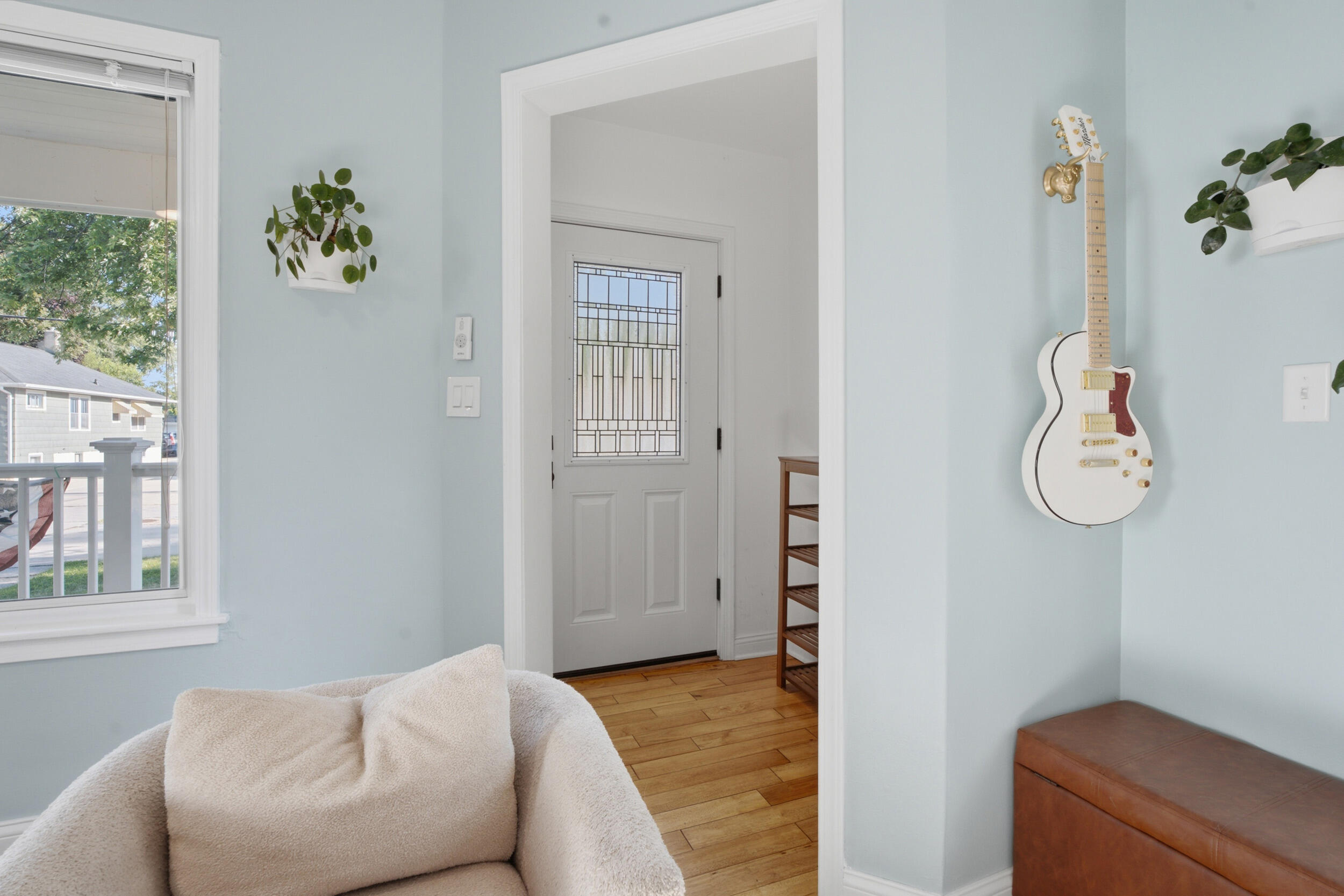 1323 Wolcott Avenue Property Photo 4