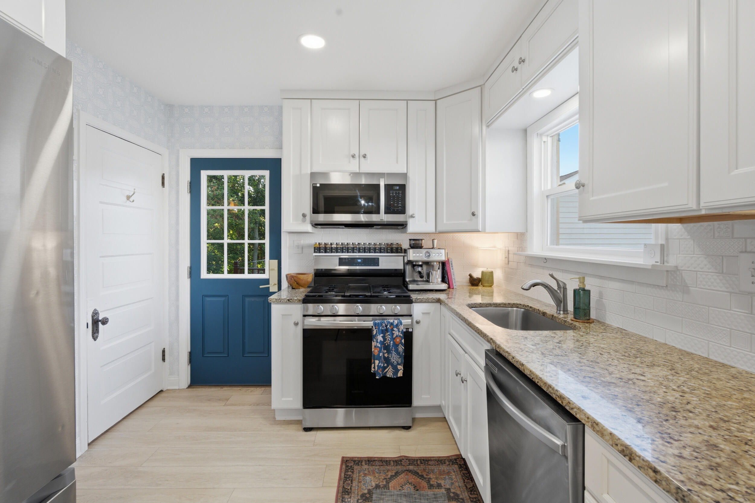 1323 Wolcott Avenue Property Photo 9