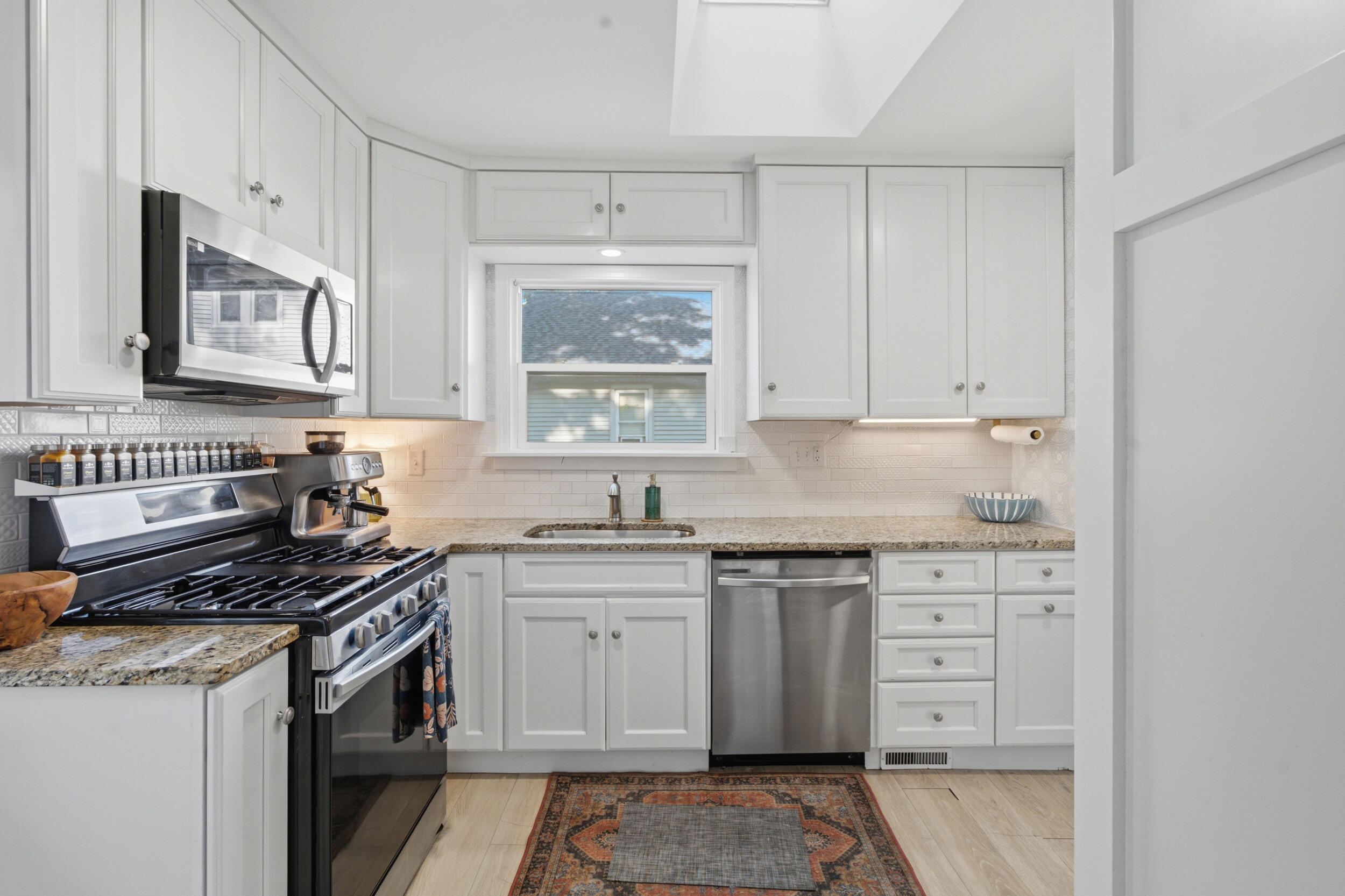 1323 Wolcott Avenue Property Photo 10