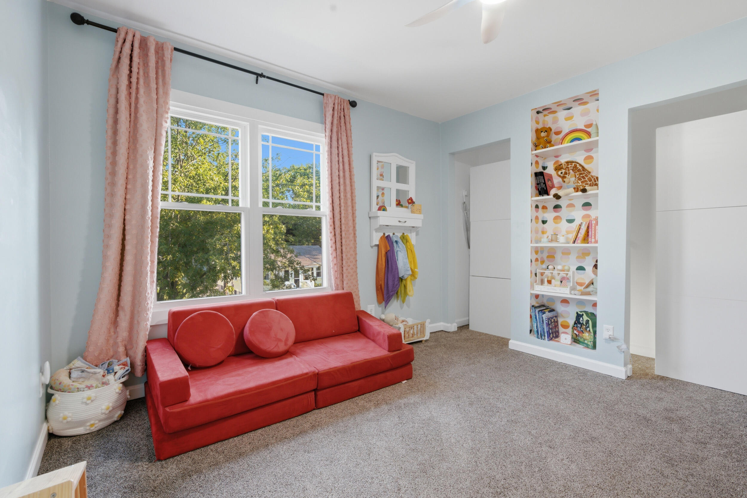 1323 Wolcott Avenue Property Photo 17