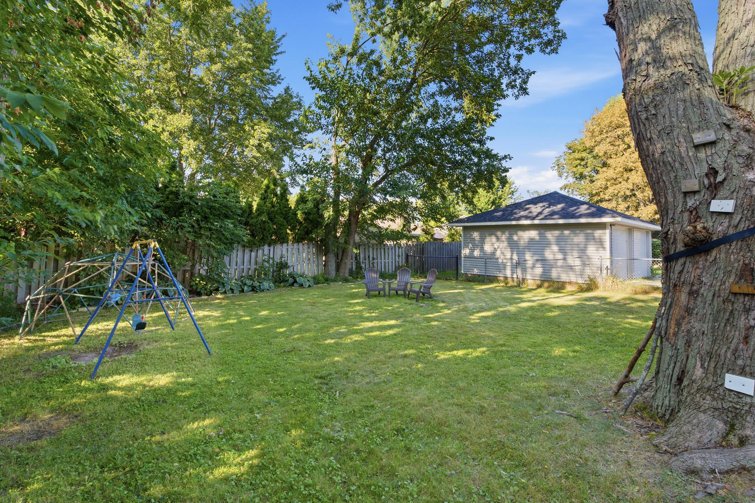 1323 Wolcott Avenue Property Photo 26