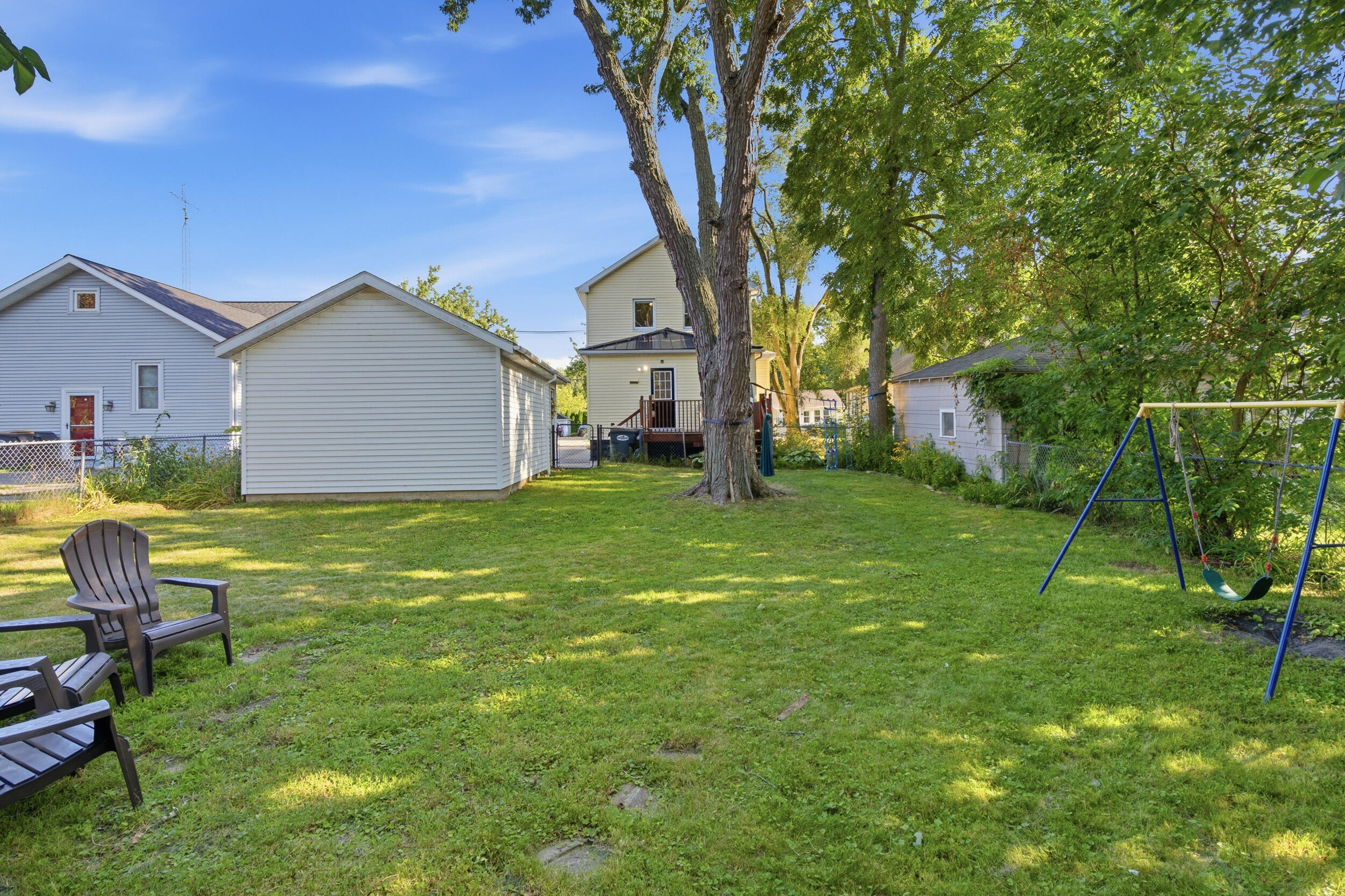 1323 Wolcott Avenue Property Photo 27