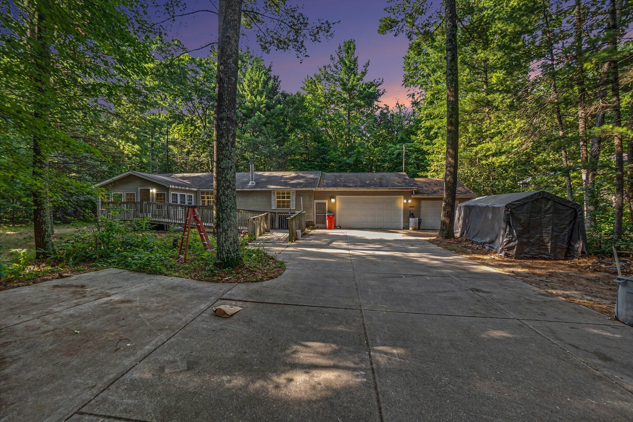 6606 E Hill Street Property Photo 1
