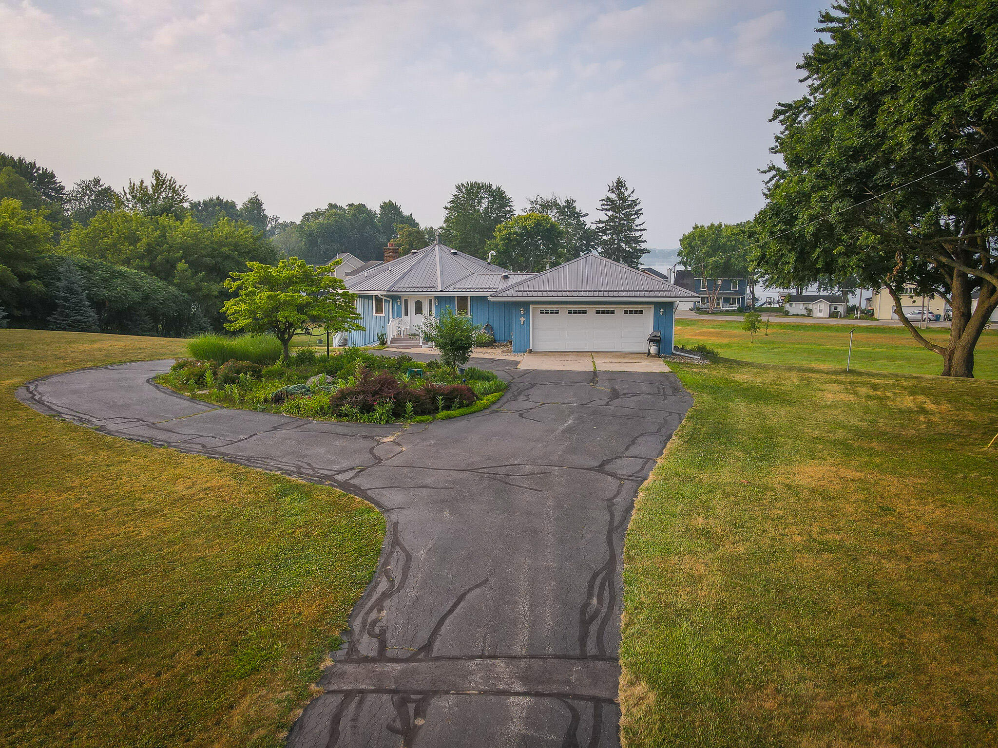 828 Reunion Avenue Property Photo 4