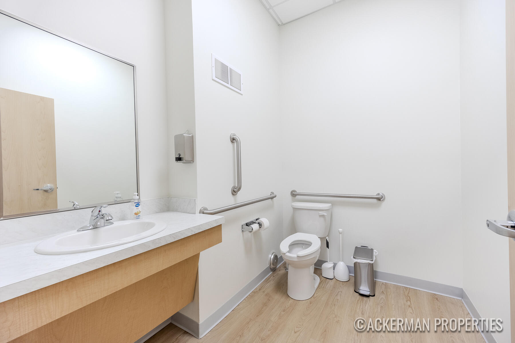 88 N Main Street Ne Property Photo 18
