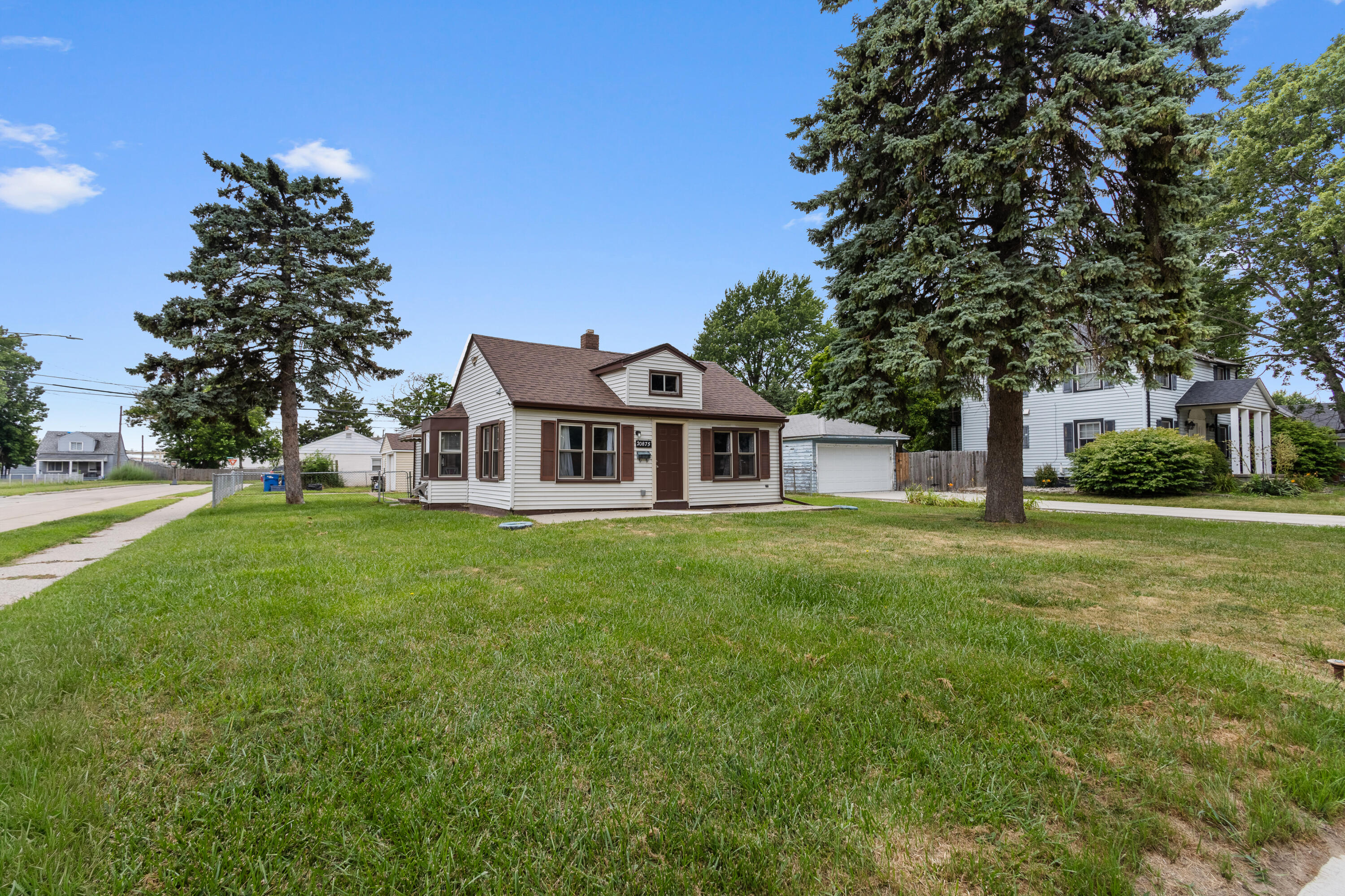 20875 Elroy Avenue Property Photo 1