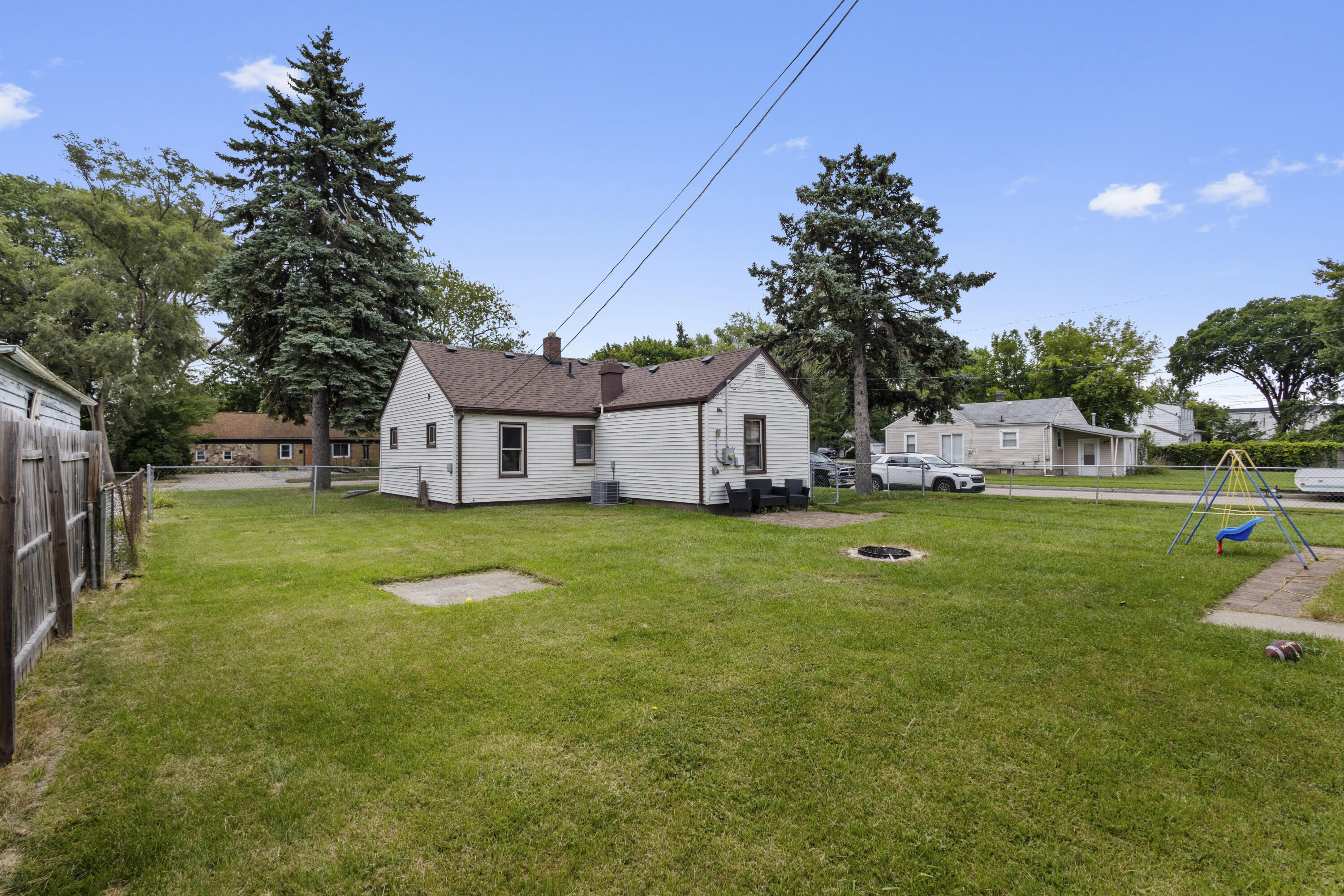 20875 Elroy Avenue Property Photo 4