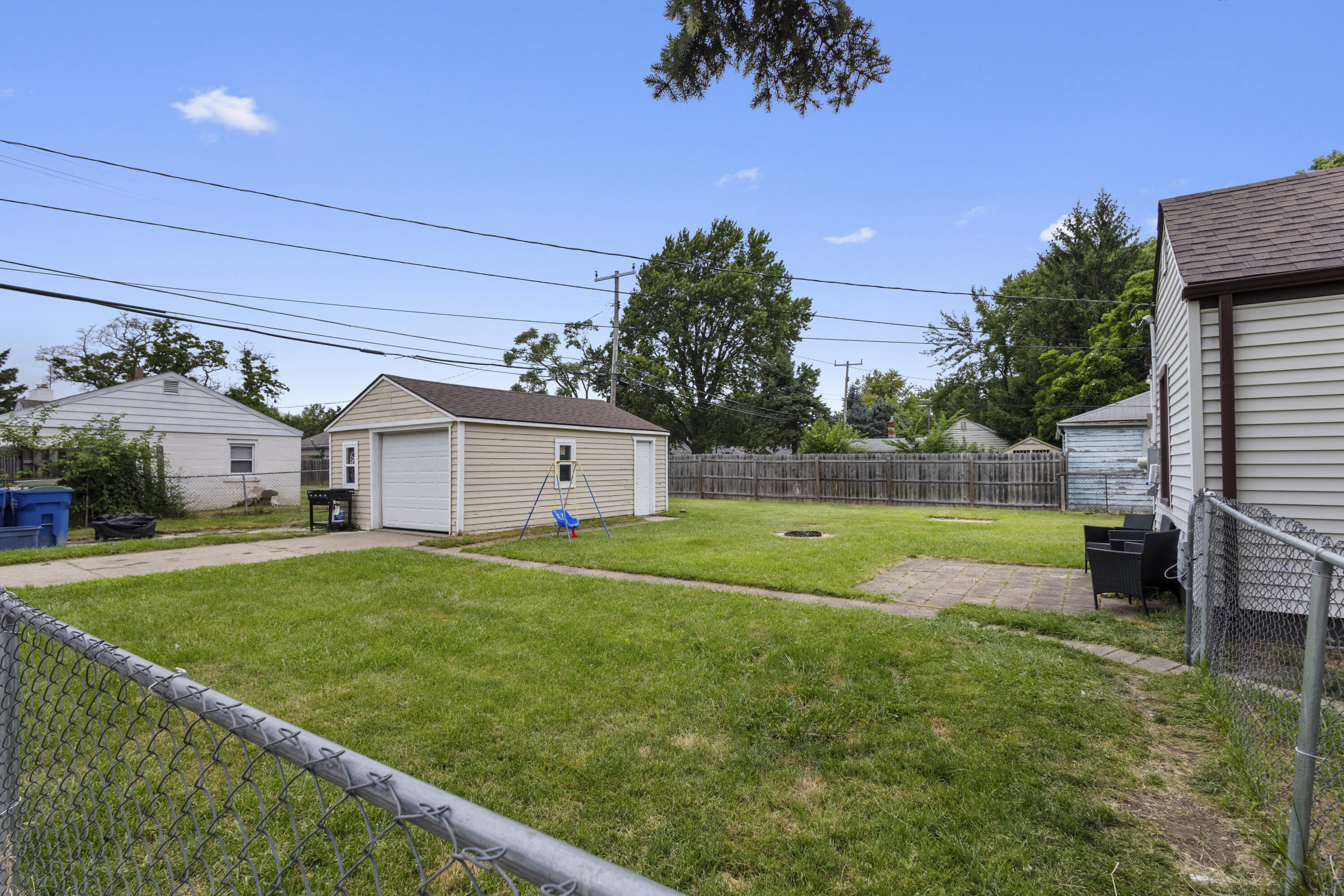 20875 Elroy Avenue Property Photo 5