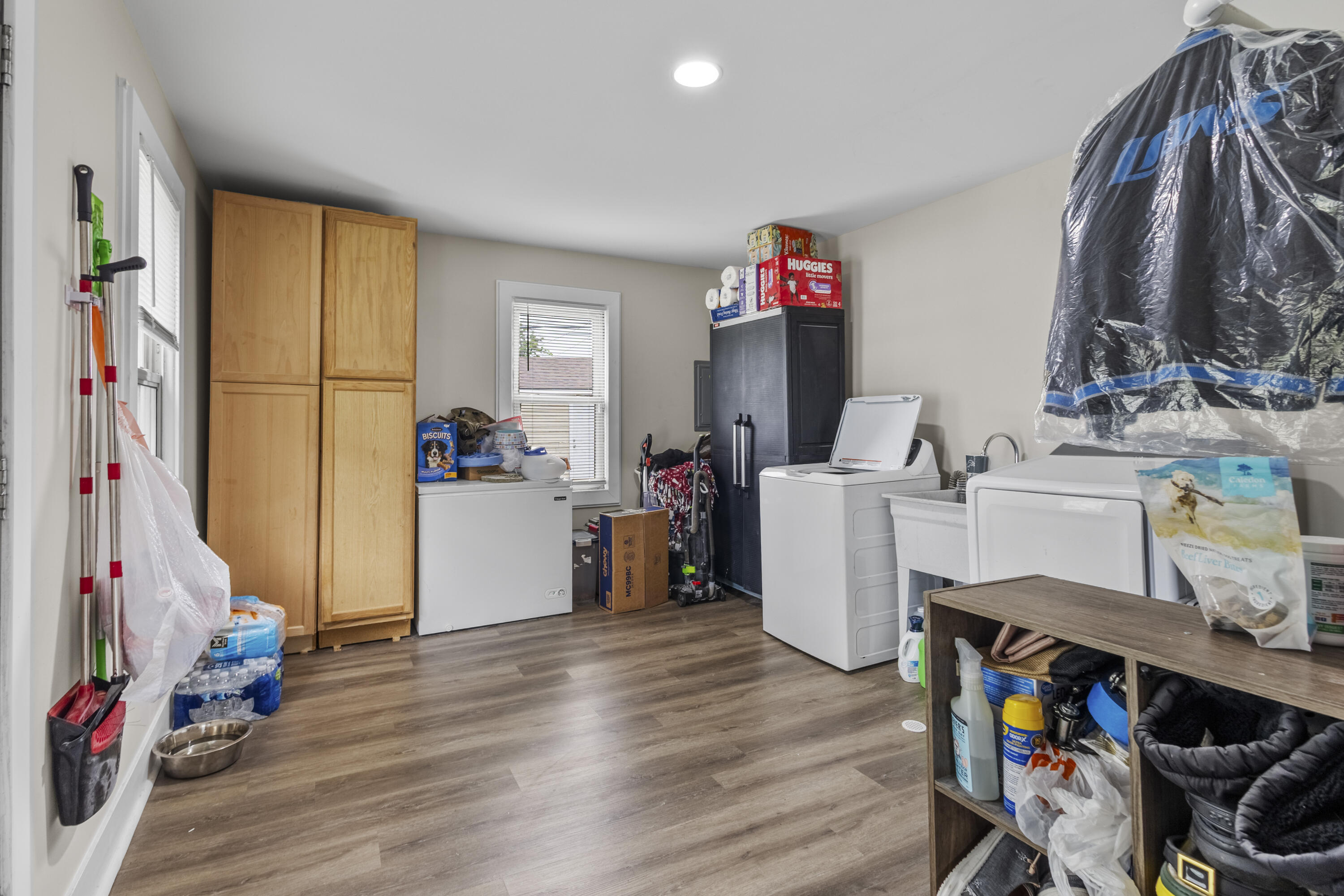 20875 Elroy Avenue Property Photo 8