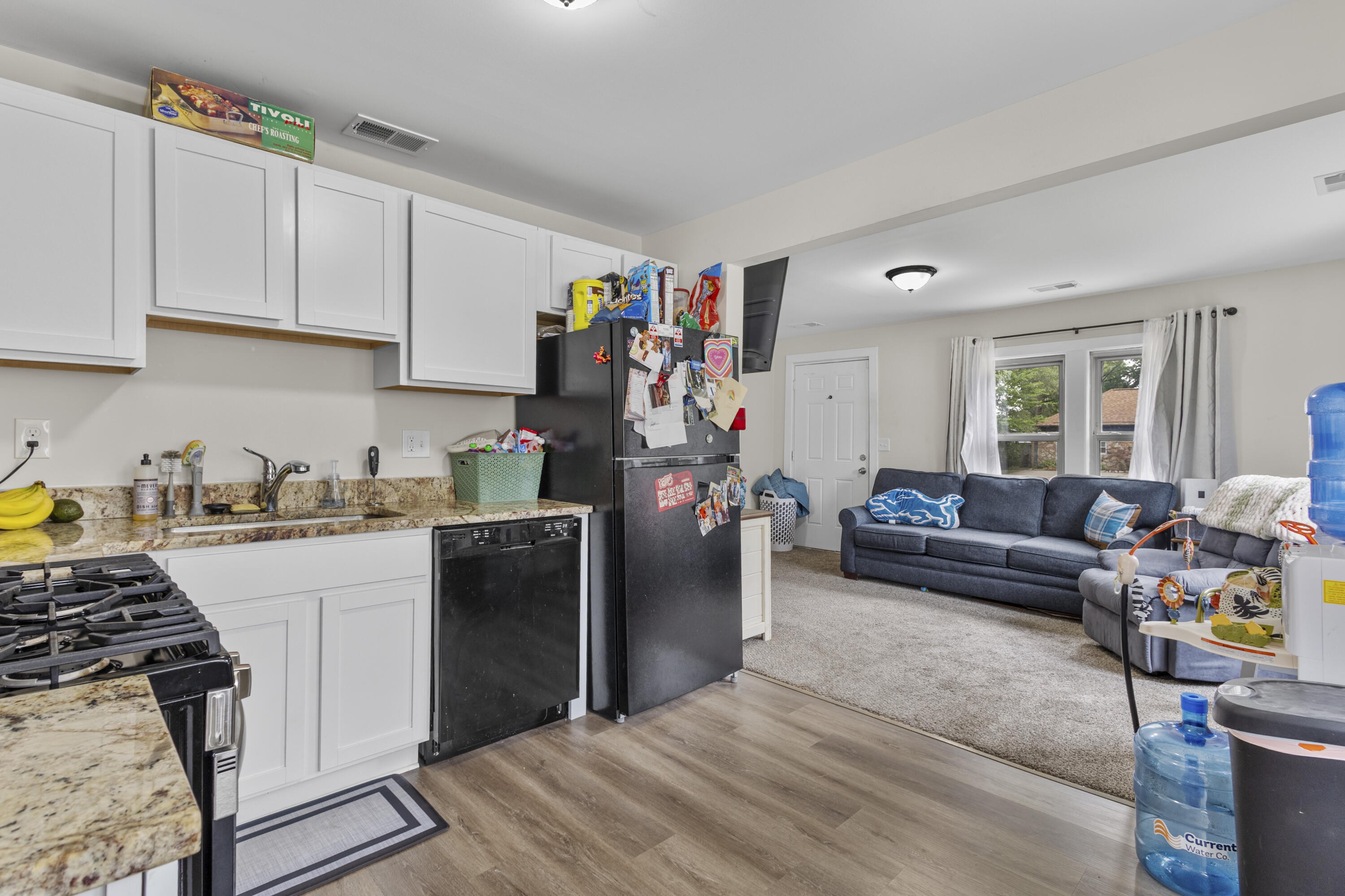 20875 Elroy Avenue Property Photo 11