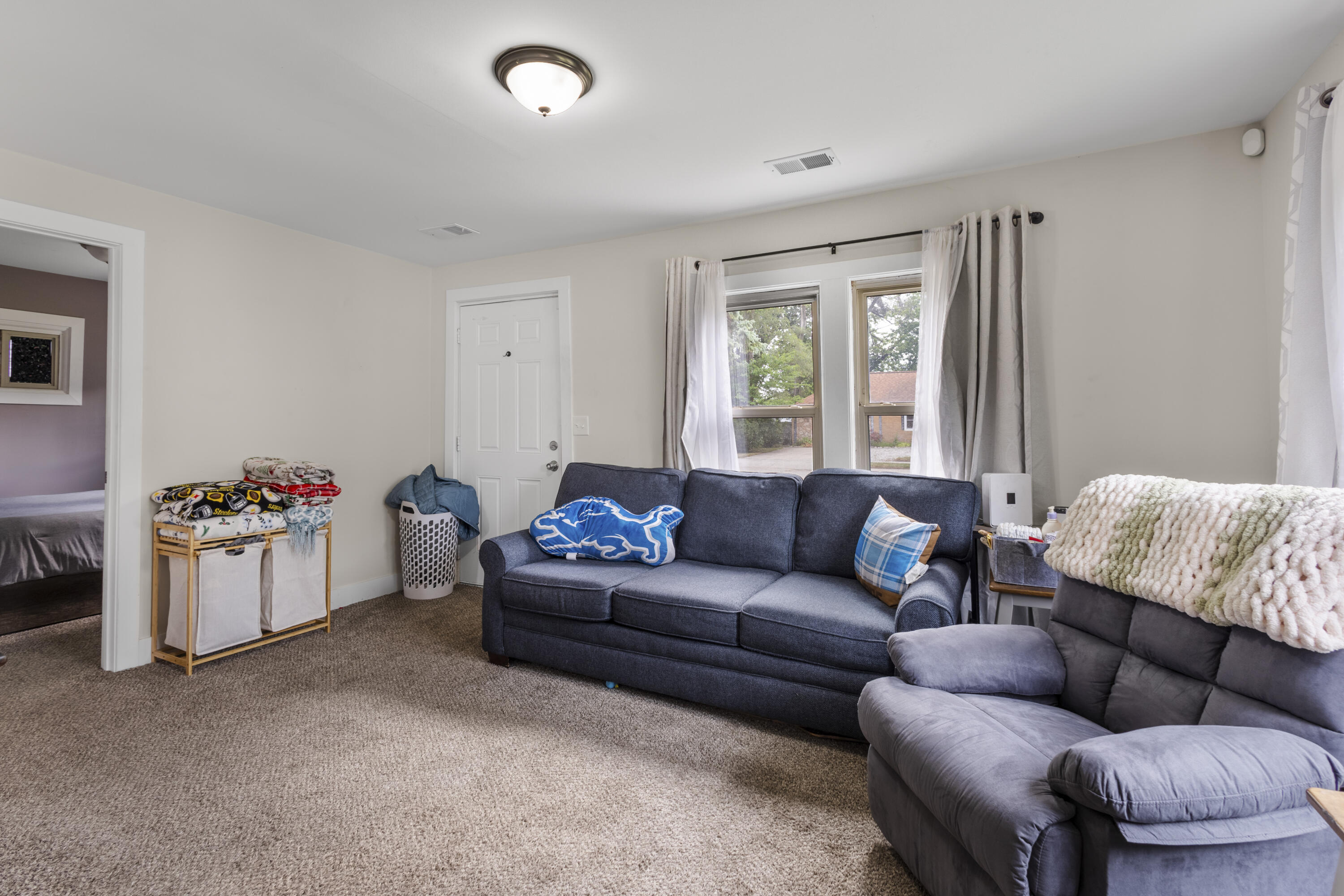 20875 Elroy Avenue Property Photo 14