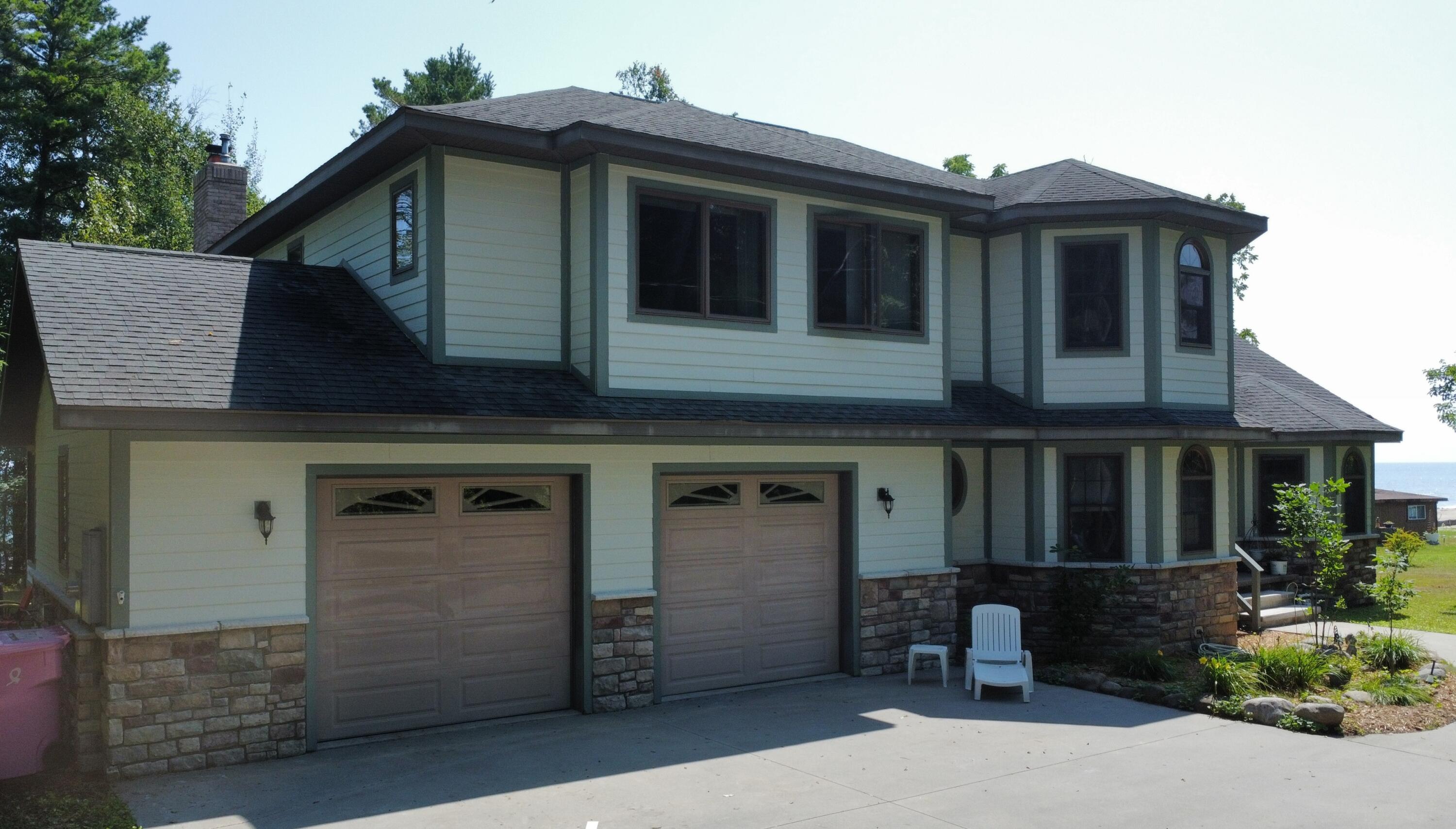 4442 N Lake Shore Dr 1 Drive Property Photo 3