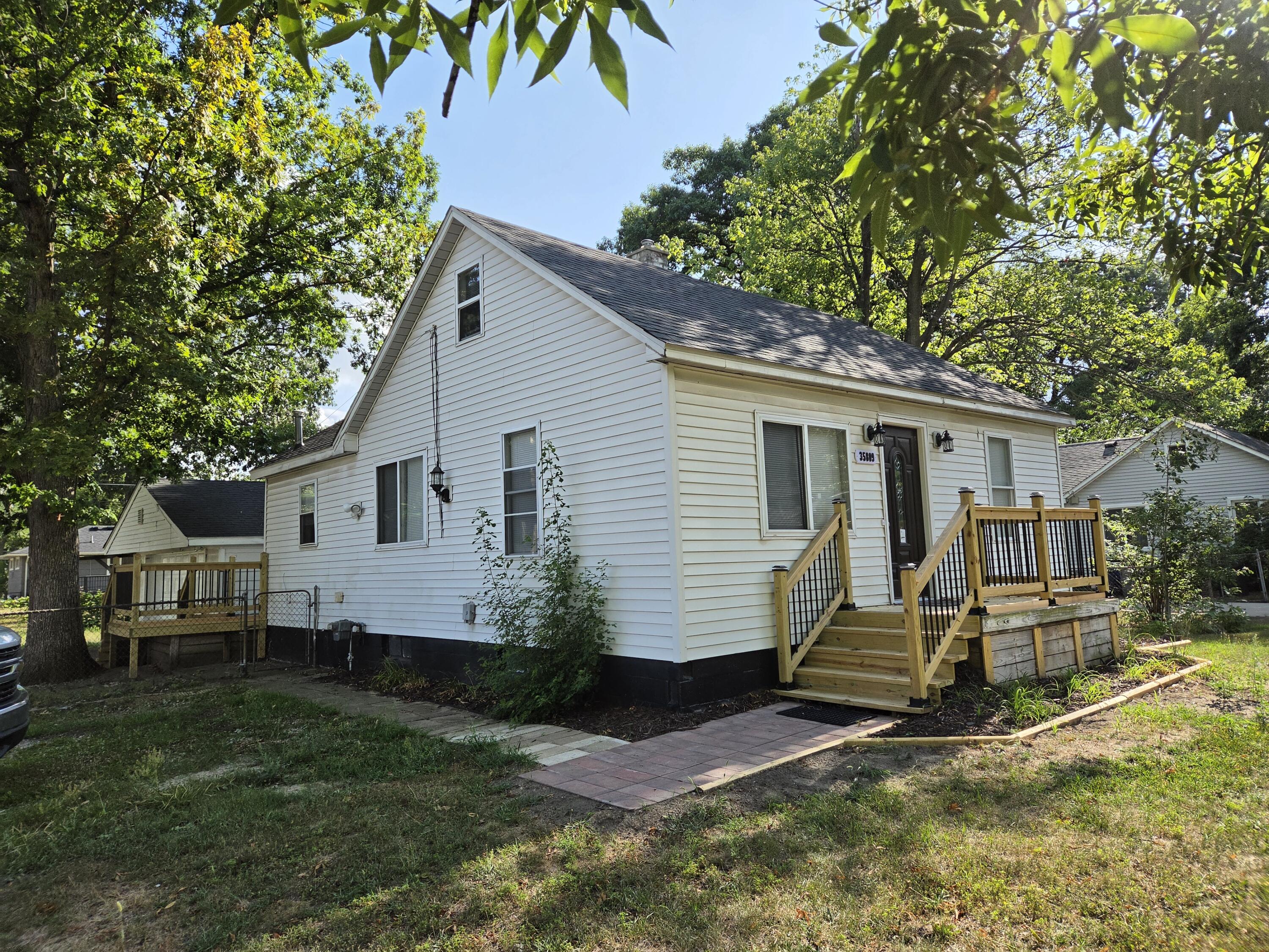 35809 Manila Avenue Property Photo 1