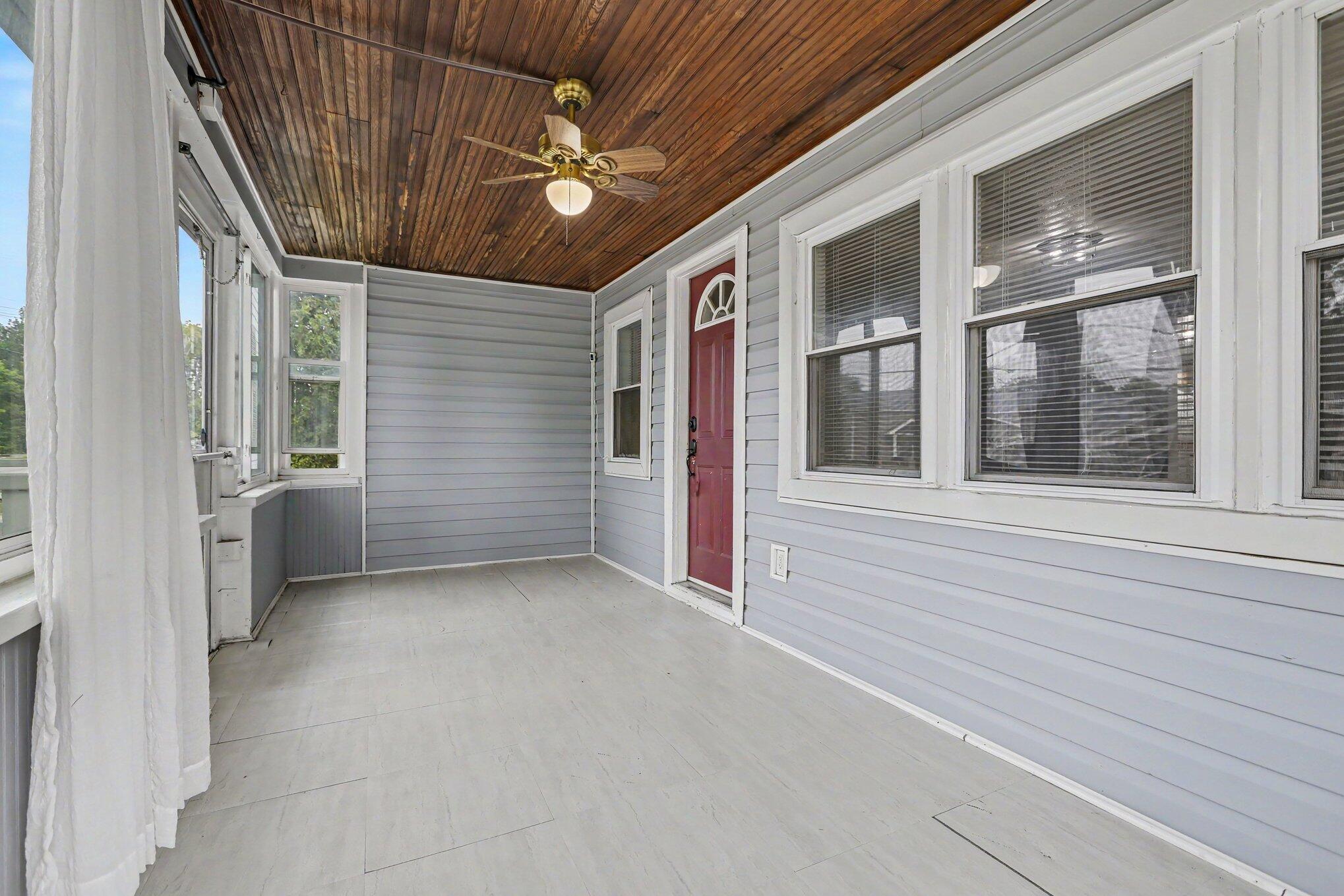 238 W Main Street Property Photo 4
