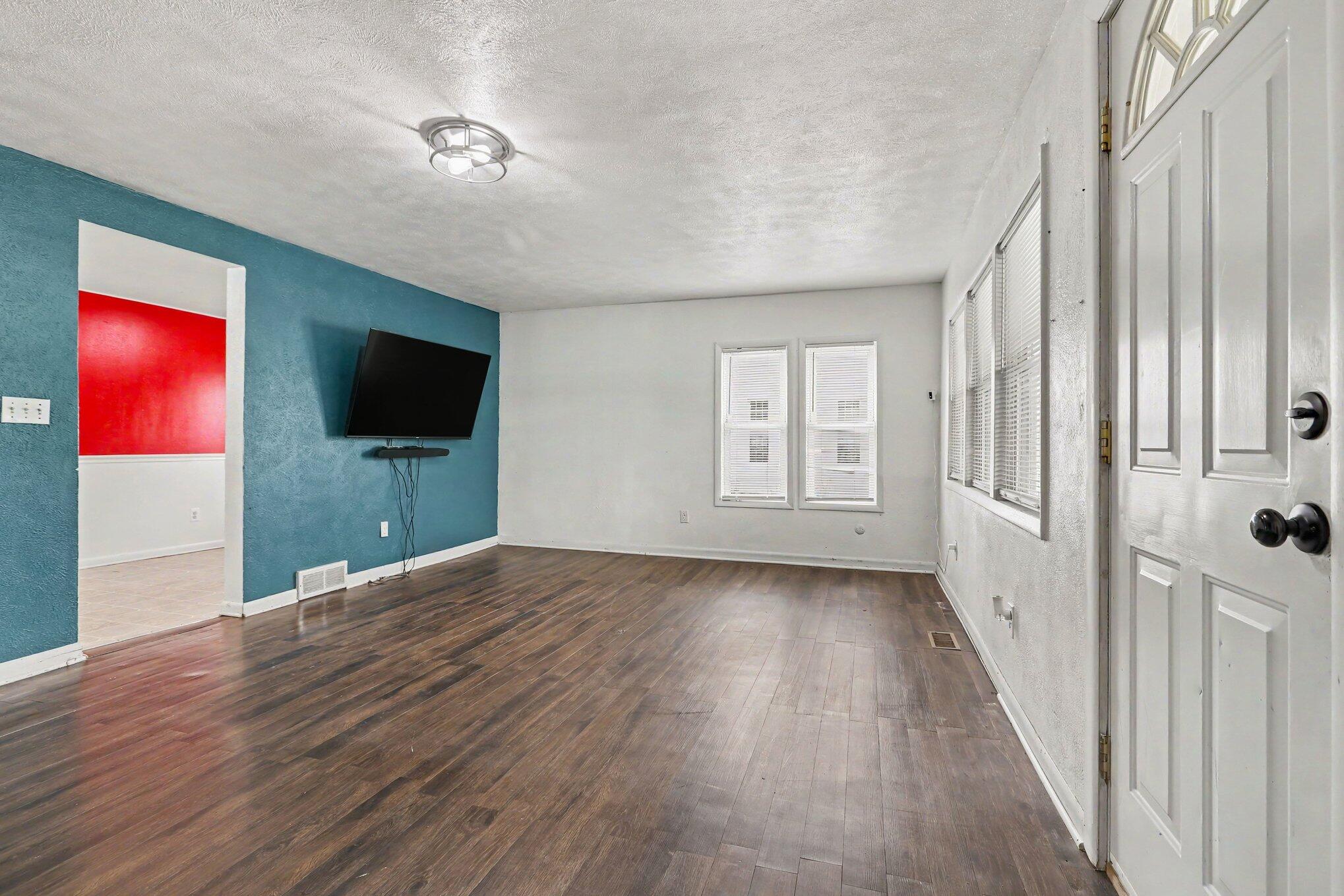 238 W Main Street Property Photo 5