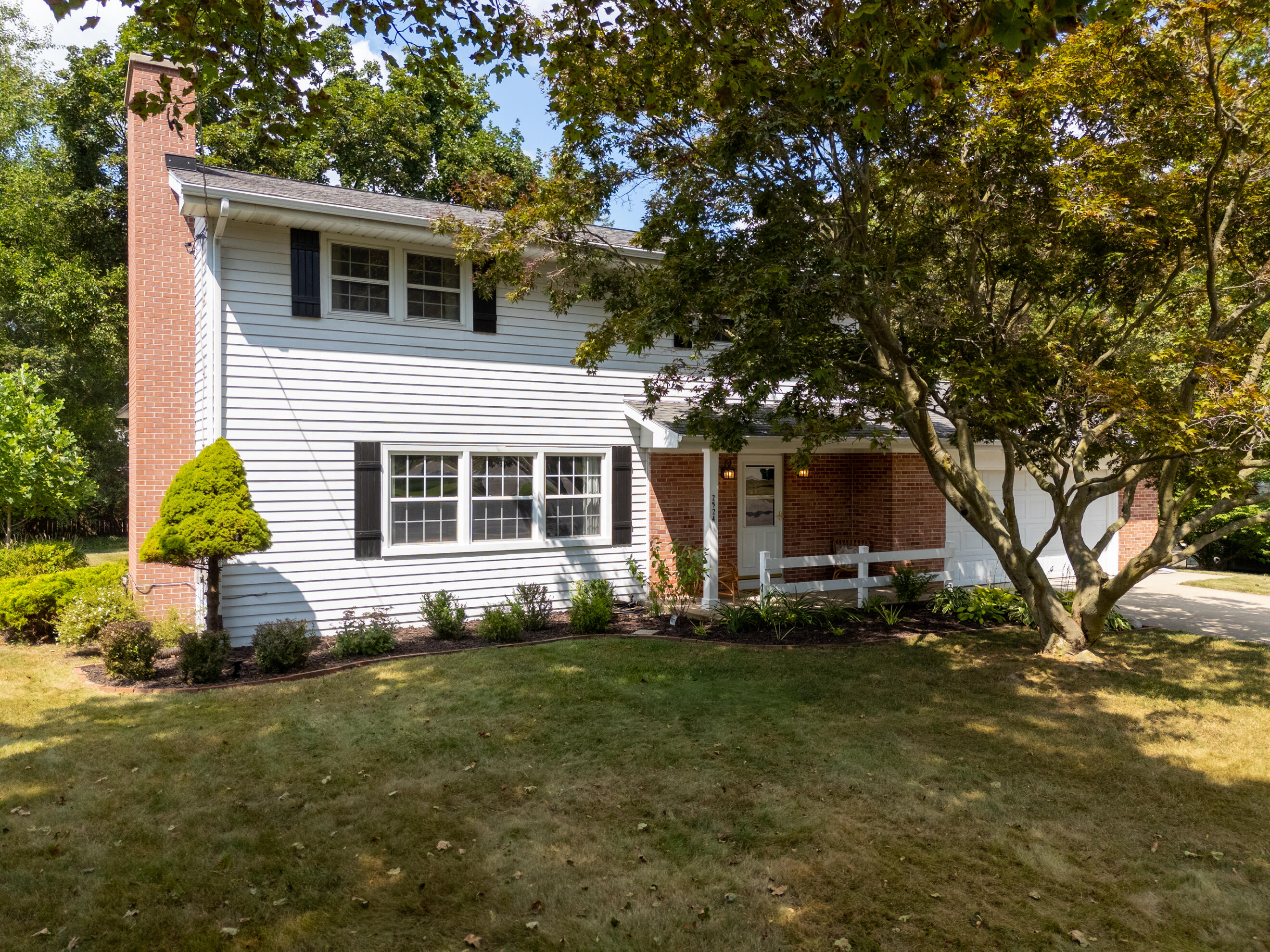 2524 Ridgefield Road Property Photo 1