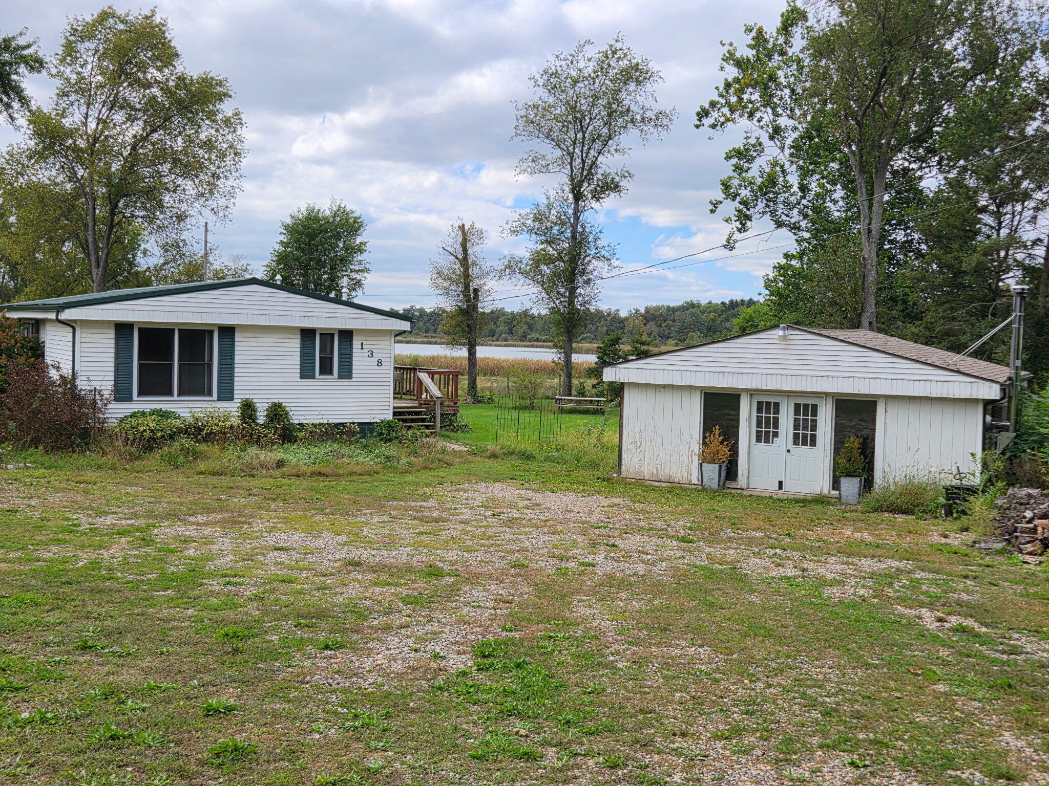 138 S Snow Prairie Road Property Photo 1