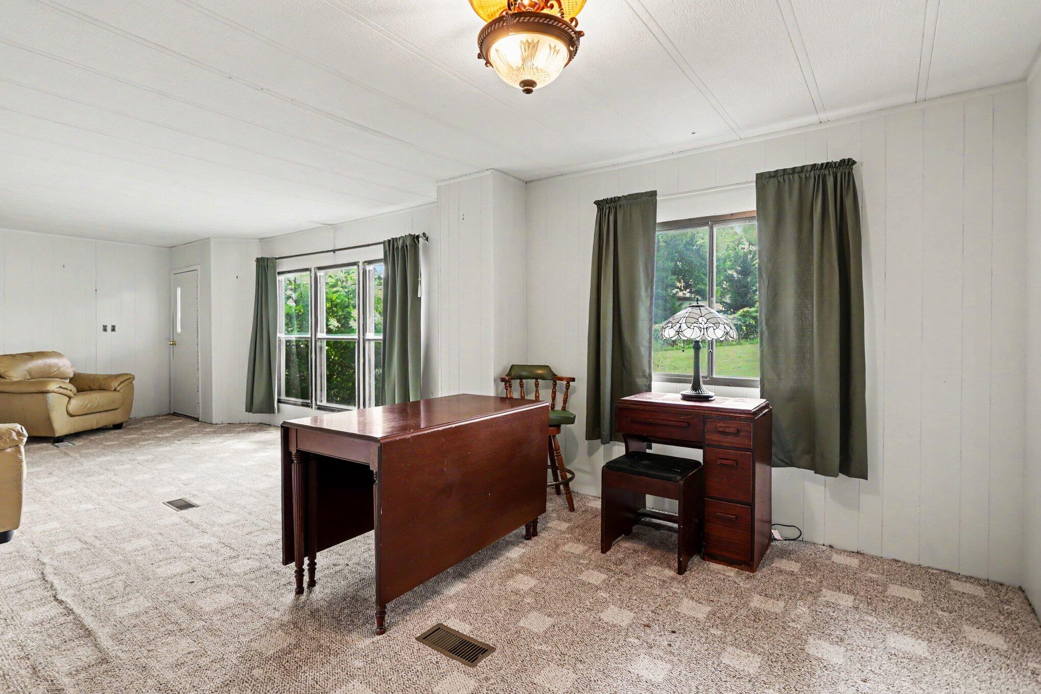 138 S Snow Prairie Road Property Photo 8