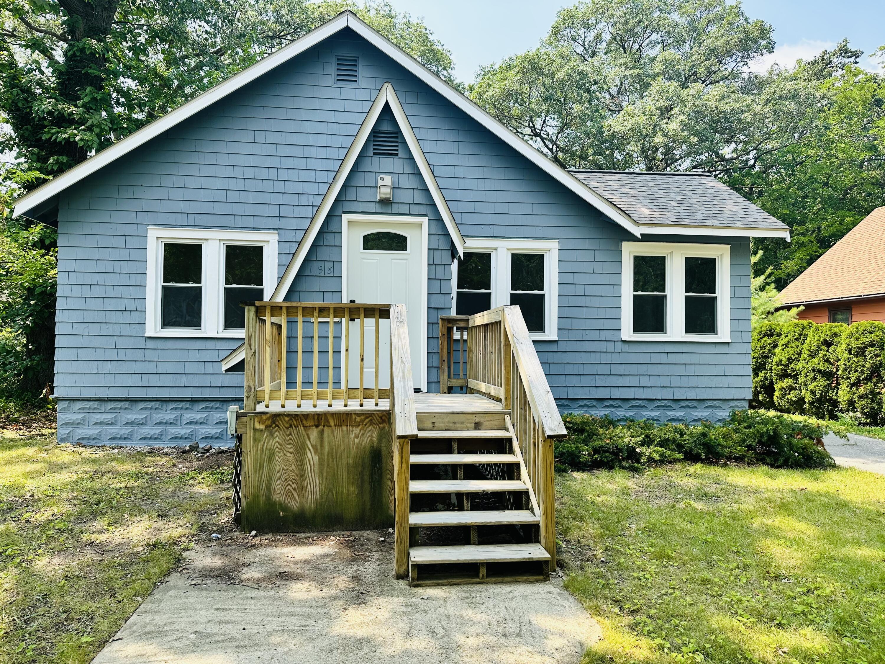 1953 Jiroch Street Property Photo 1