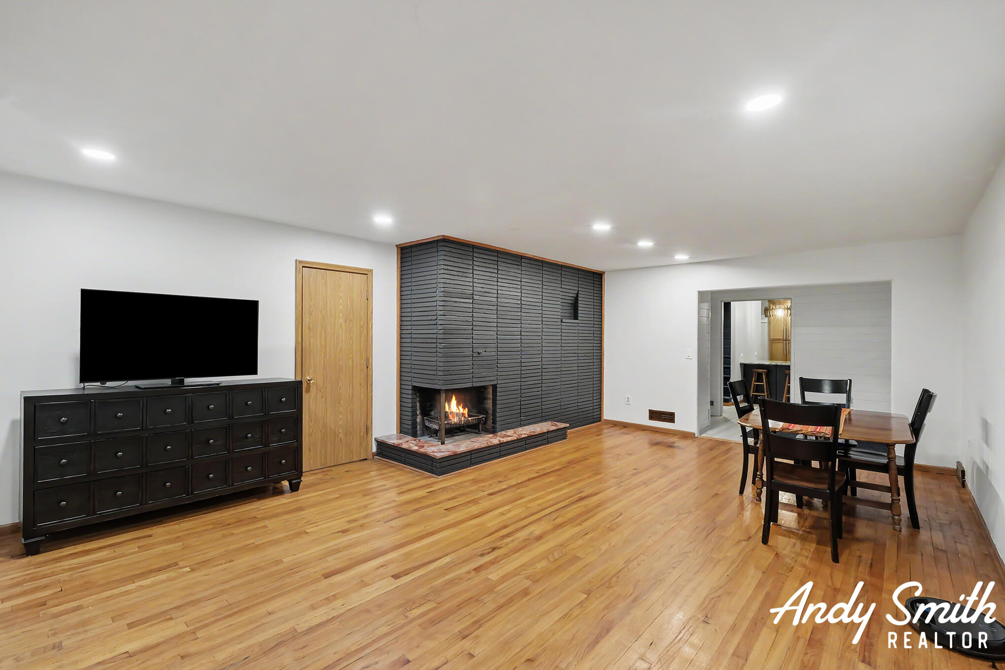 148 Kings Boulevard Property Photo 5