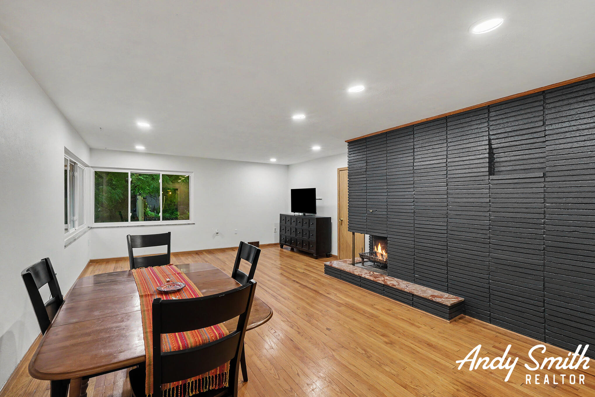 148 Kings Boulevard Property Photo 6