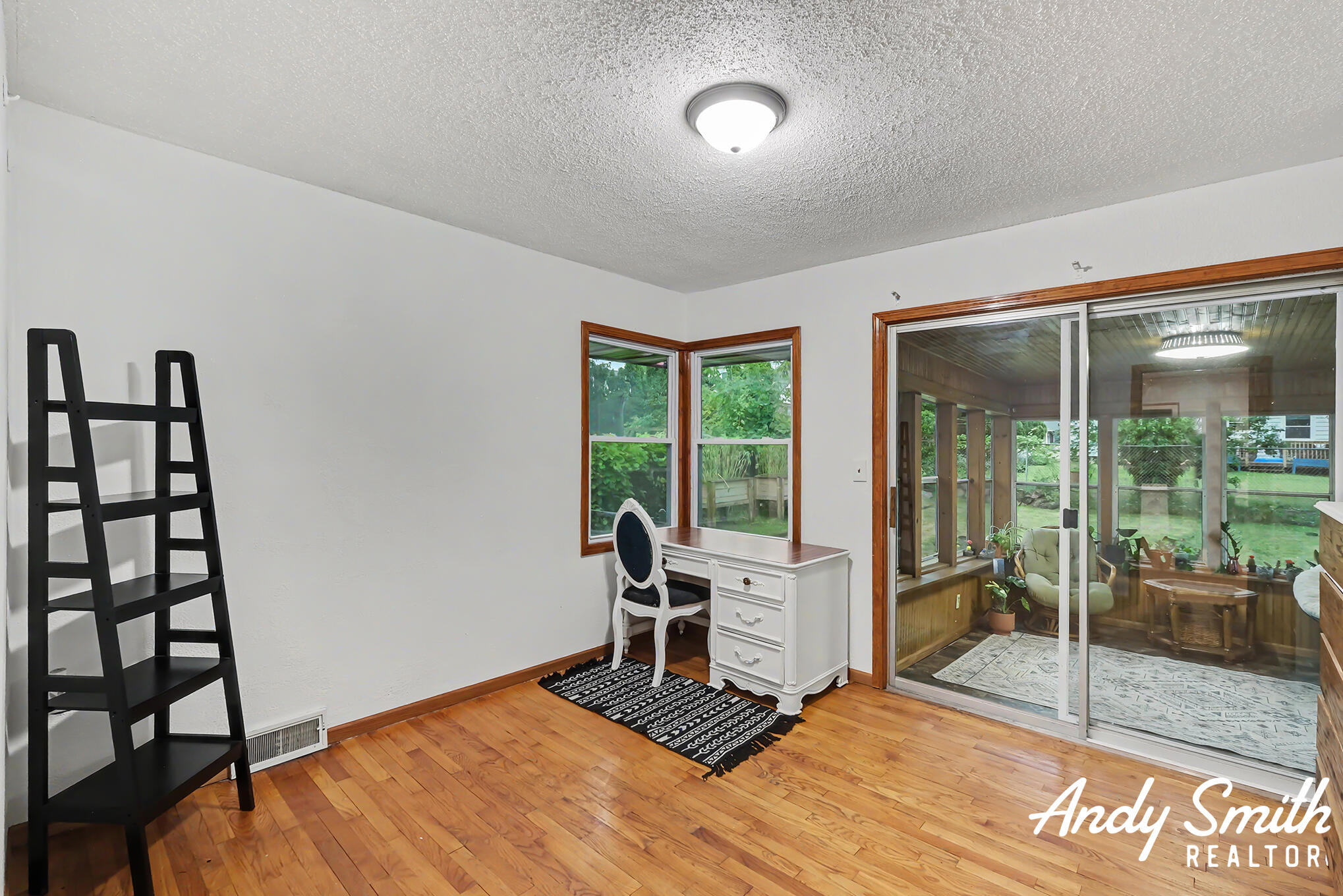 148 Kings Boulevard Property Photo 15