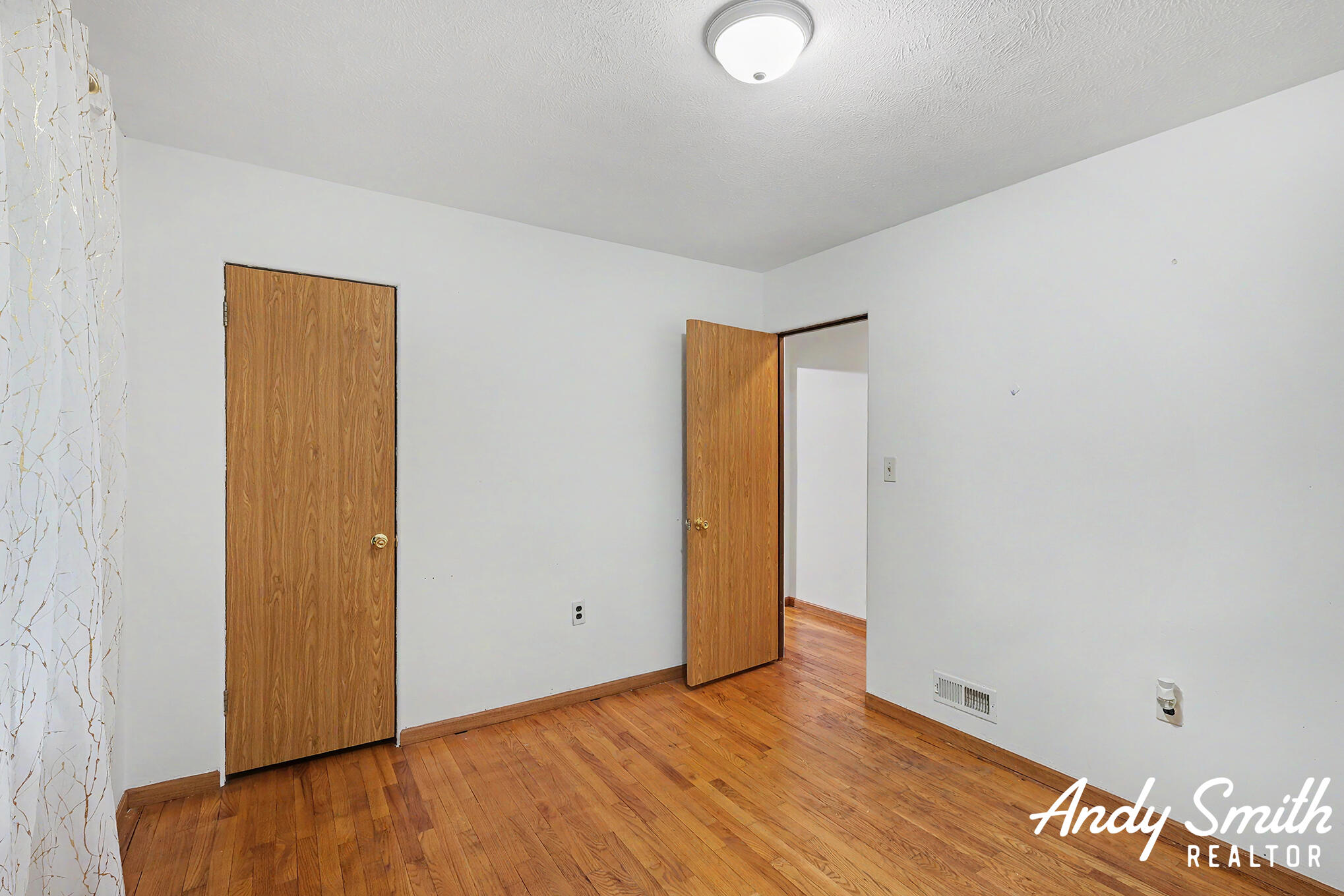 148 Kings Boulevard Property Photo 19
