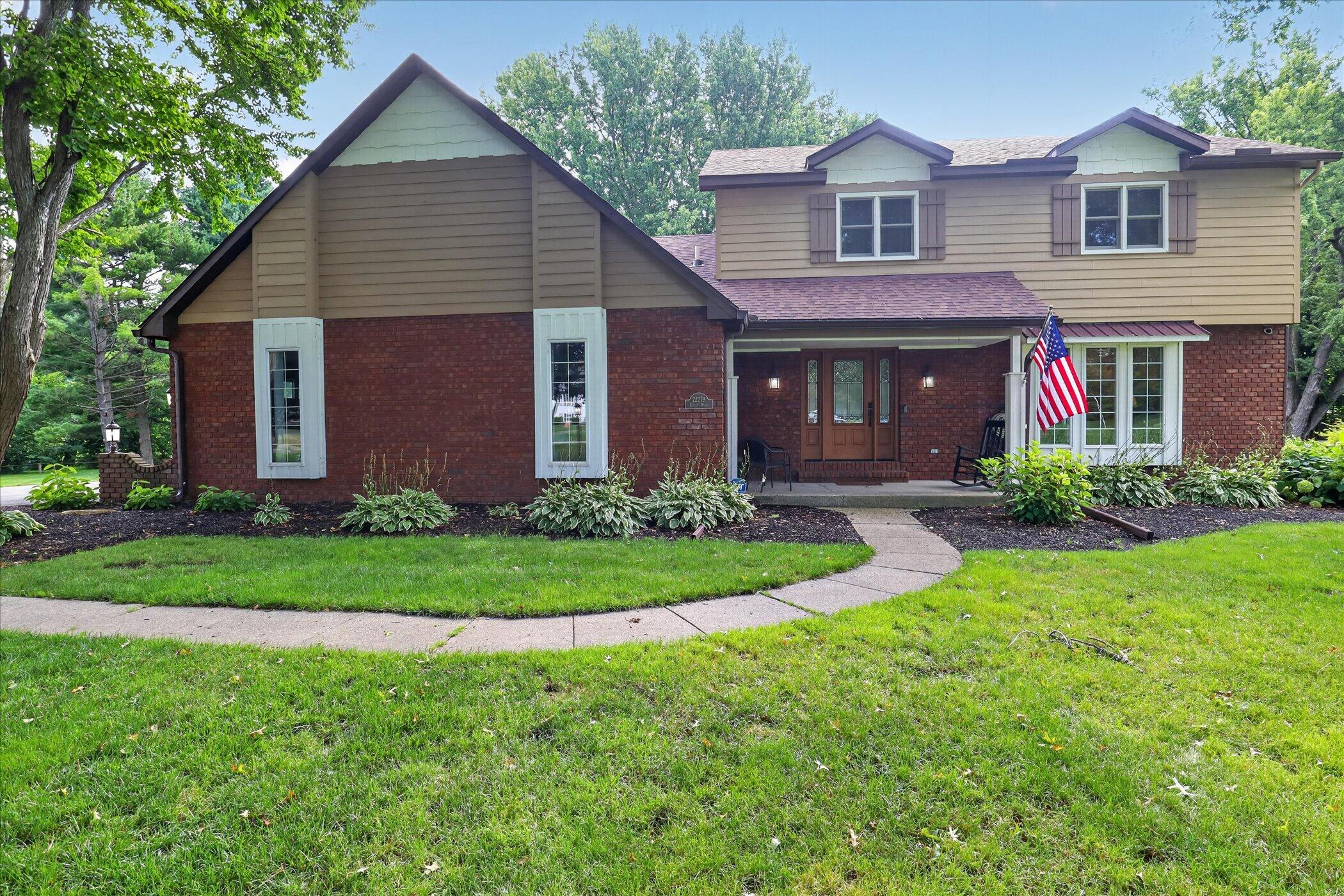 22279 Loupee Drive Property Photo 4