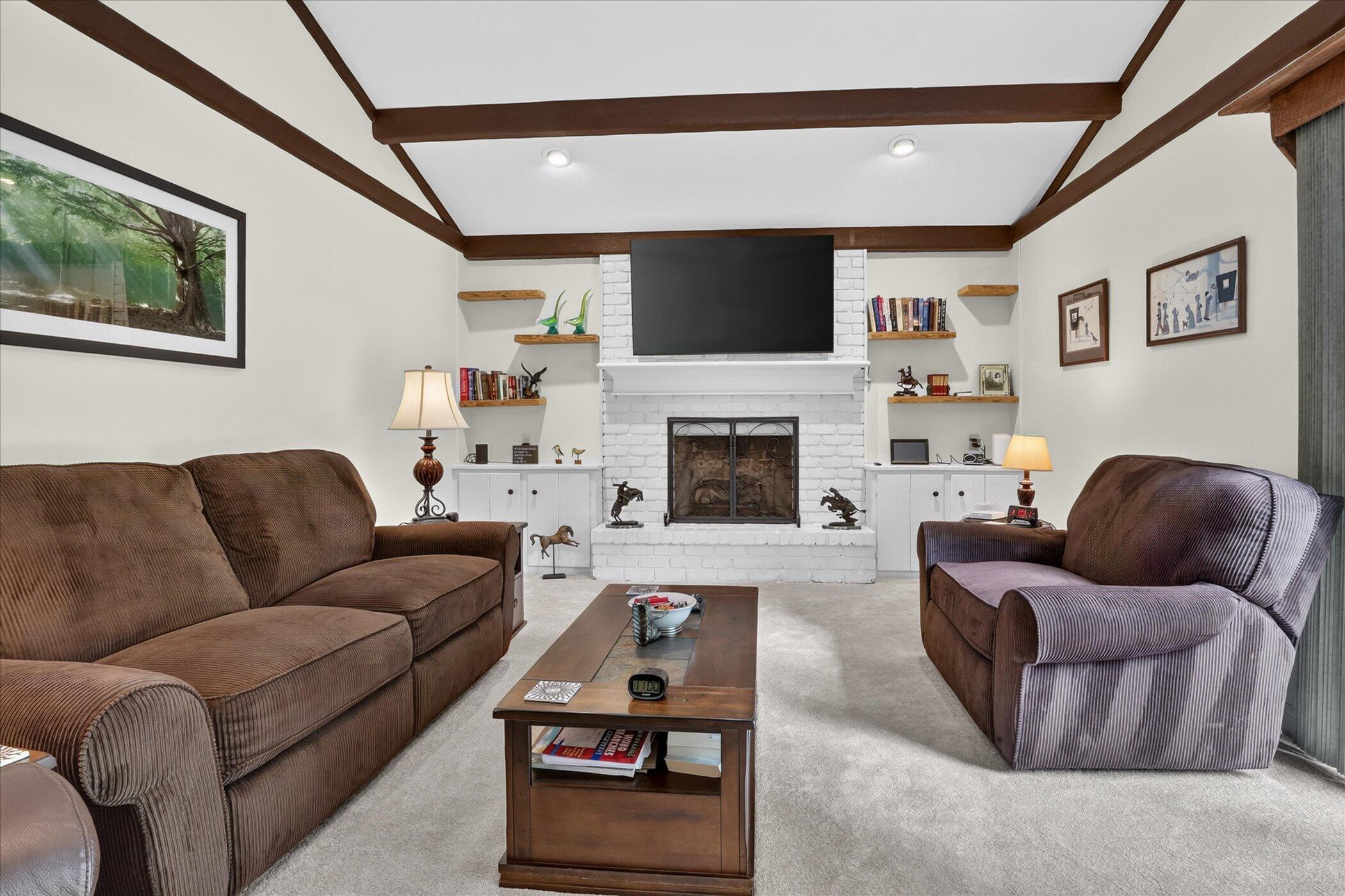 22279 Loupee Drive Property Photo 14