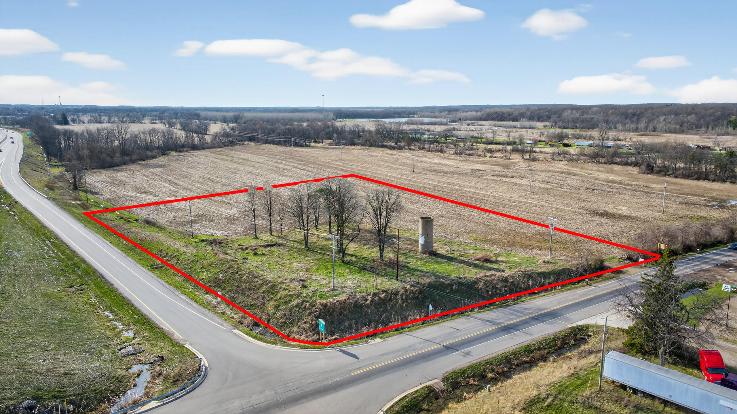 N Parma Road Property Photo 4