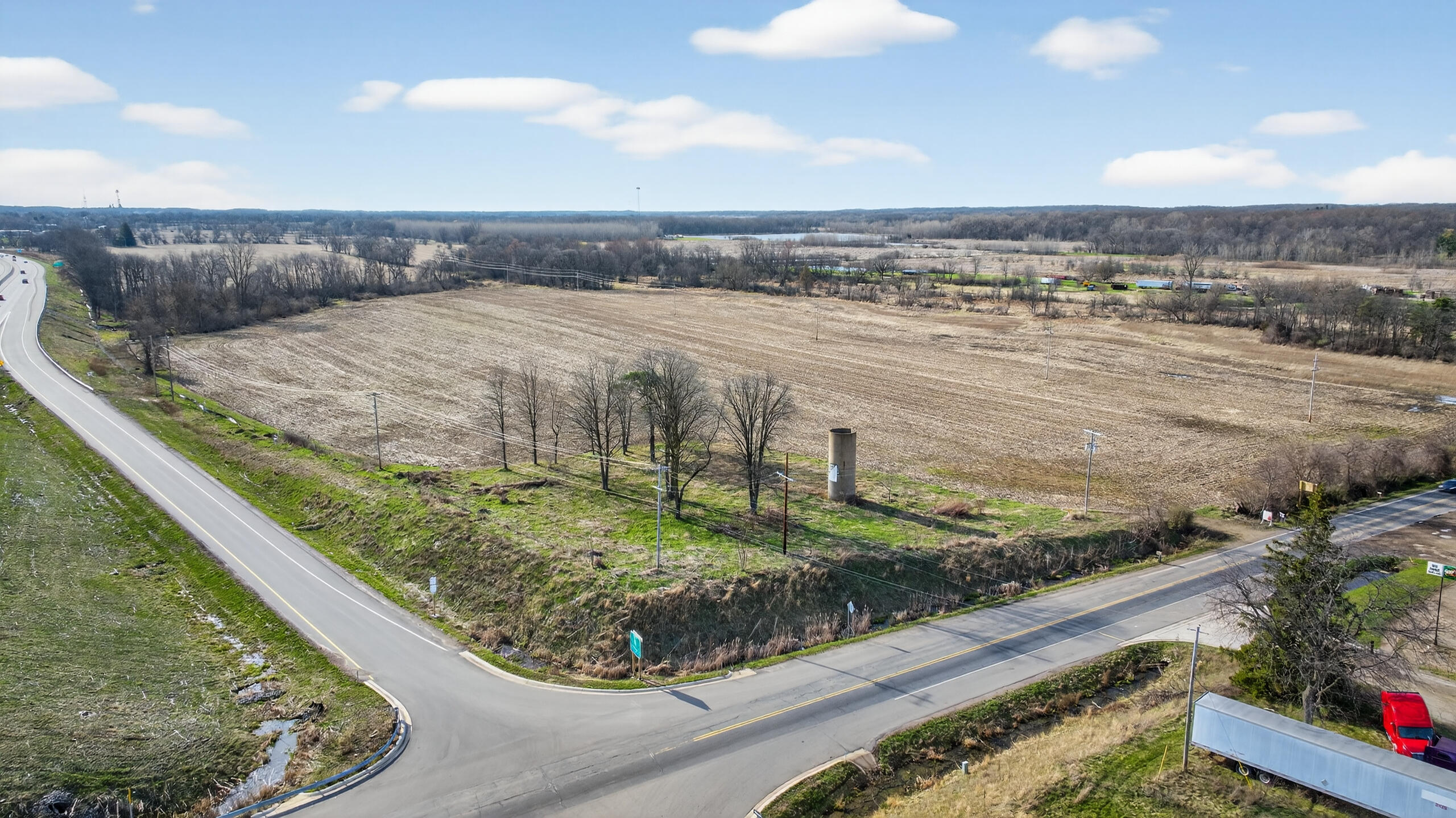 N Parma Road Property Photo 12