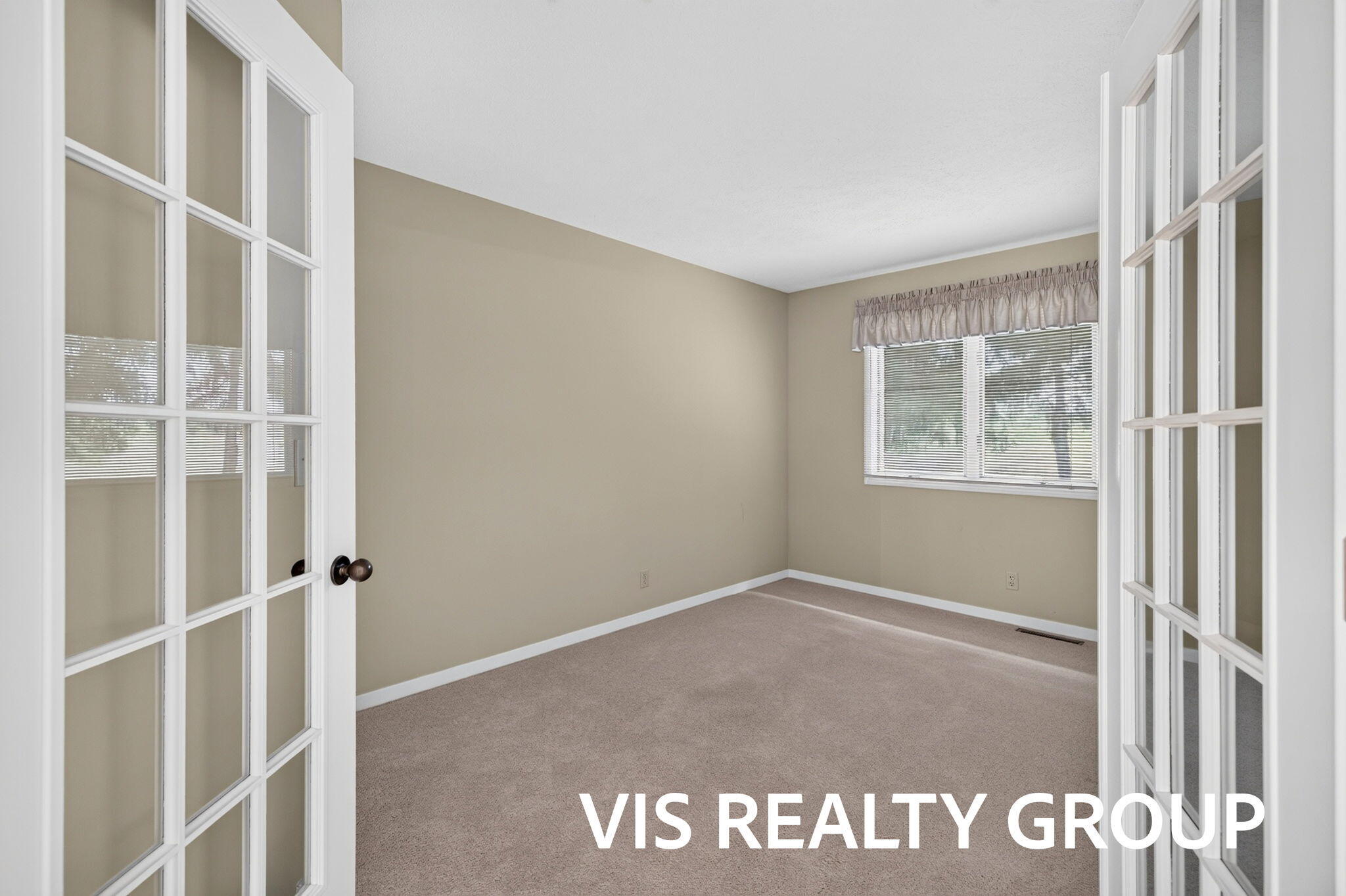 851 Claremont Court Property Photo 12