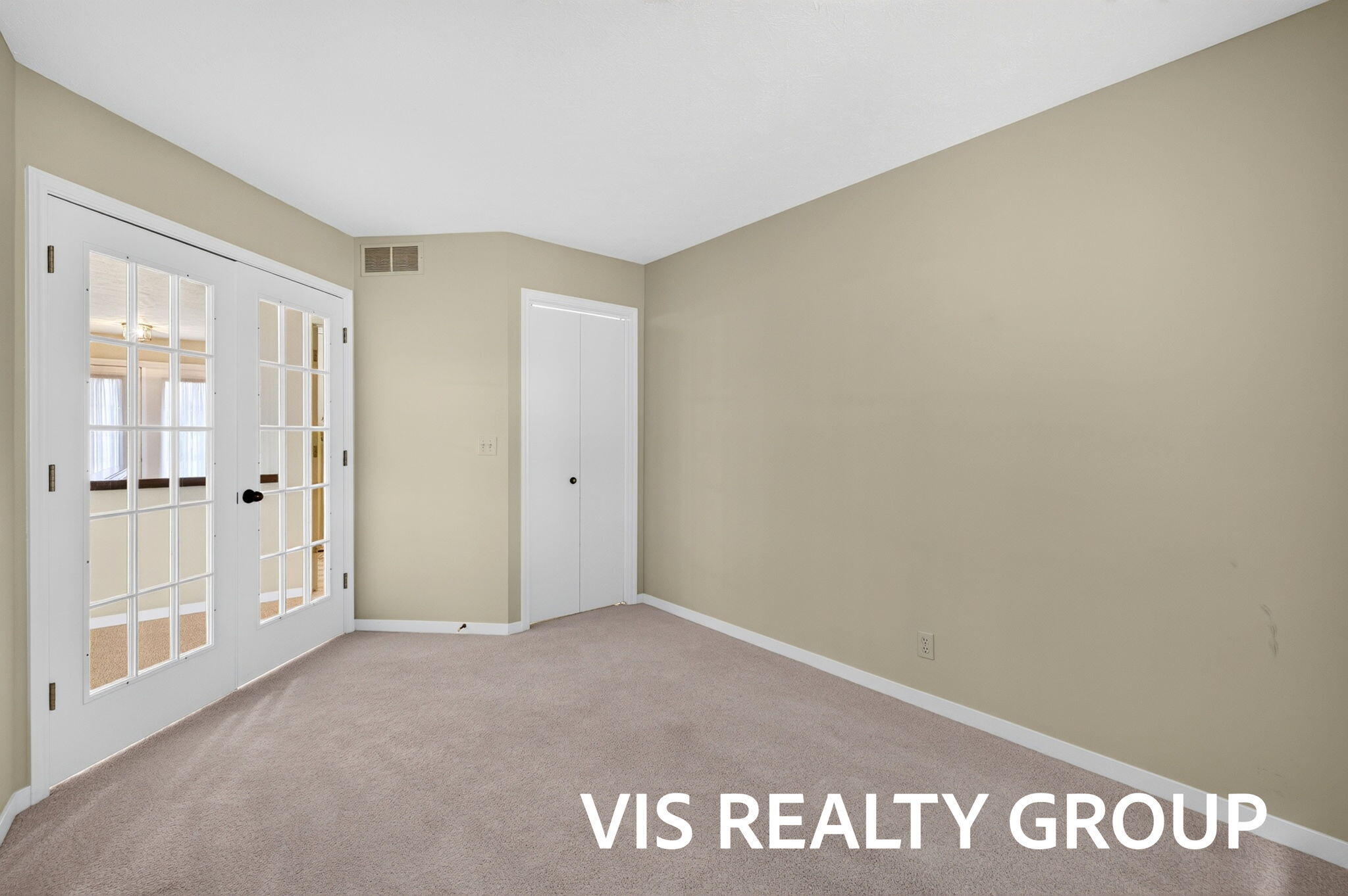 851 Claremont Court Property Photo 13