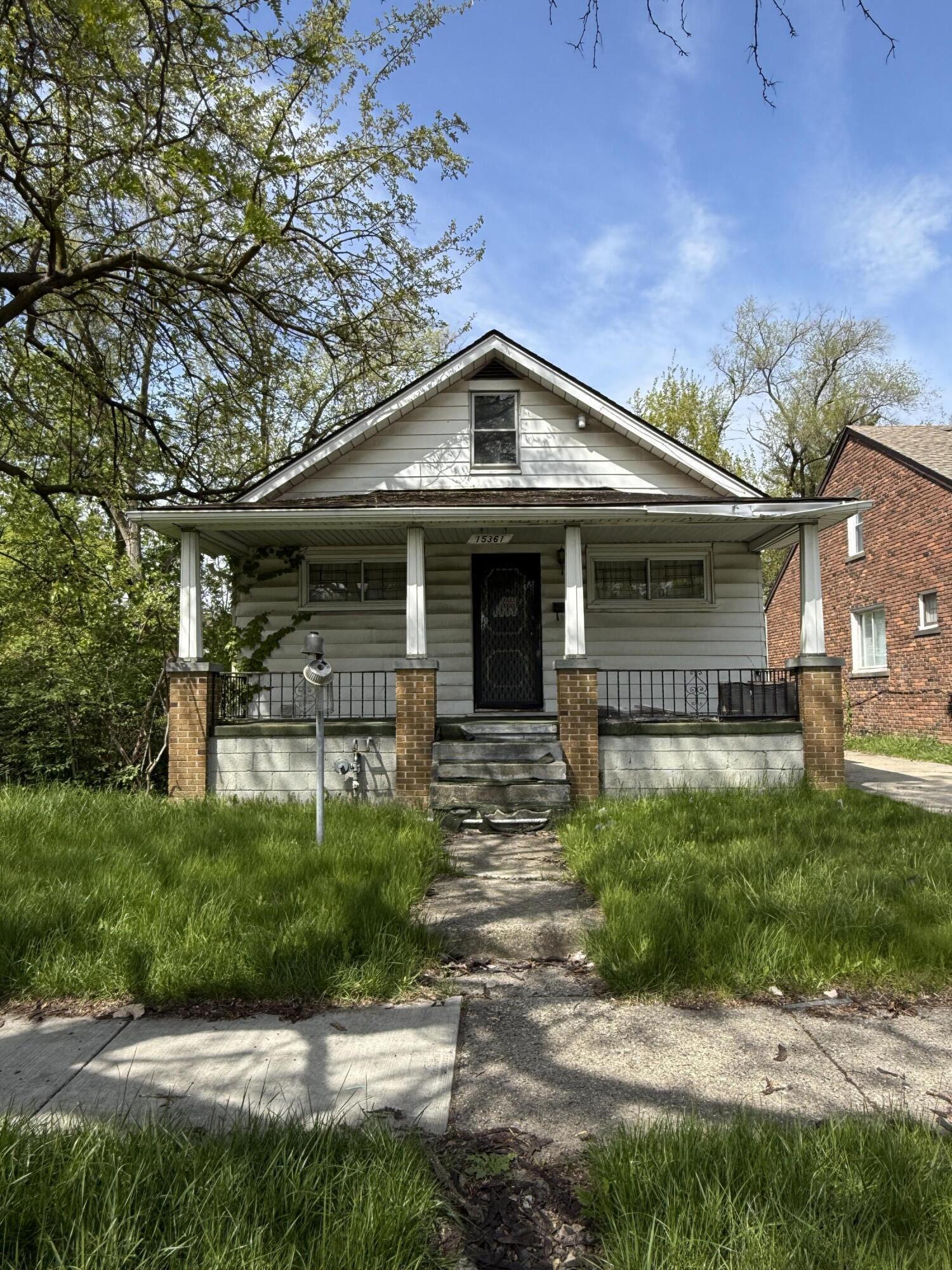 15361 Hubbell Avenue Property Photo 1