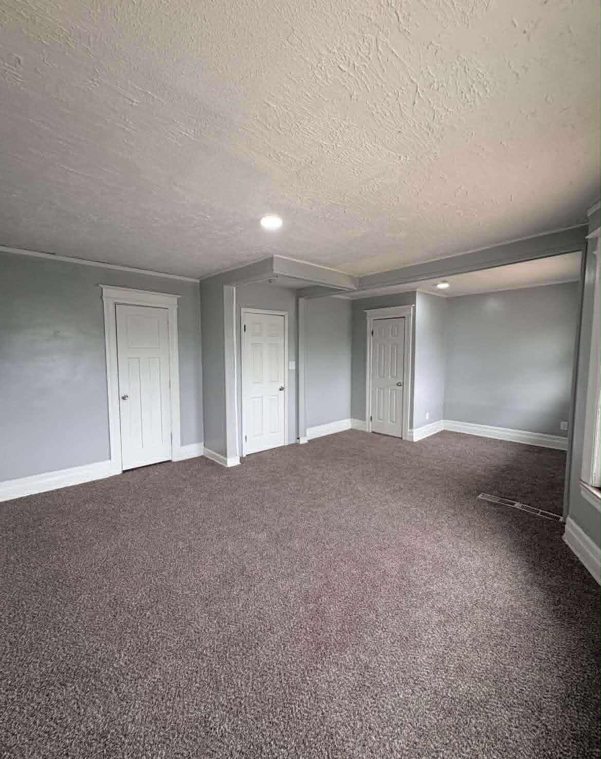 668 Pingree Street Property Photo 4