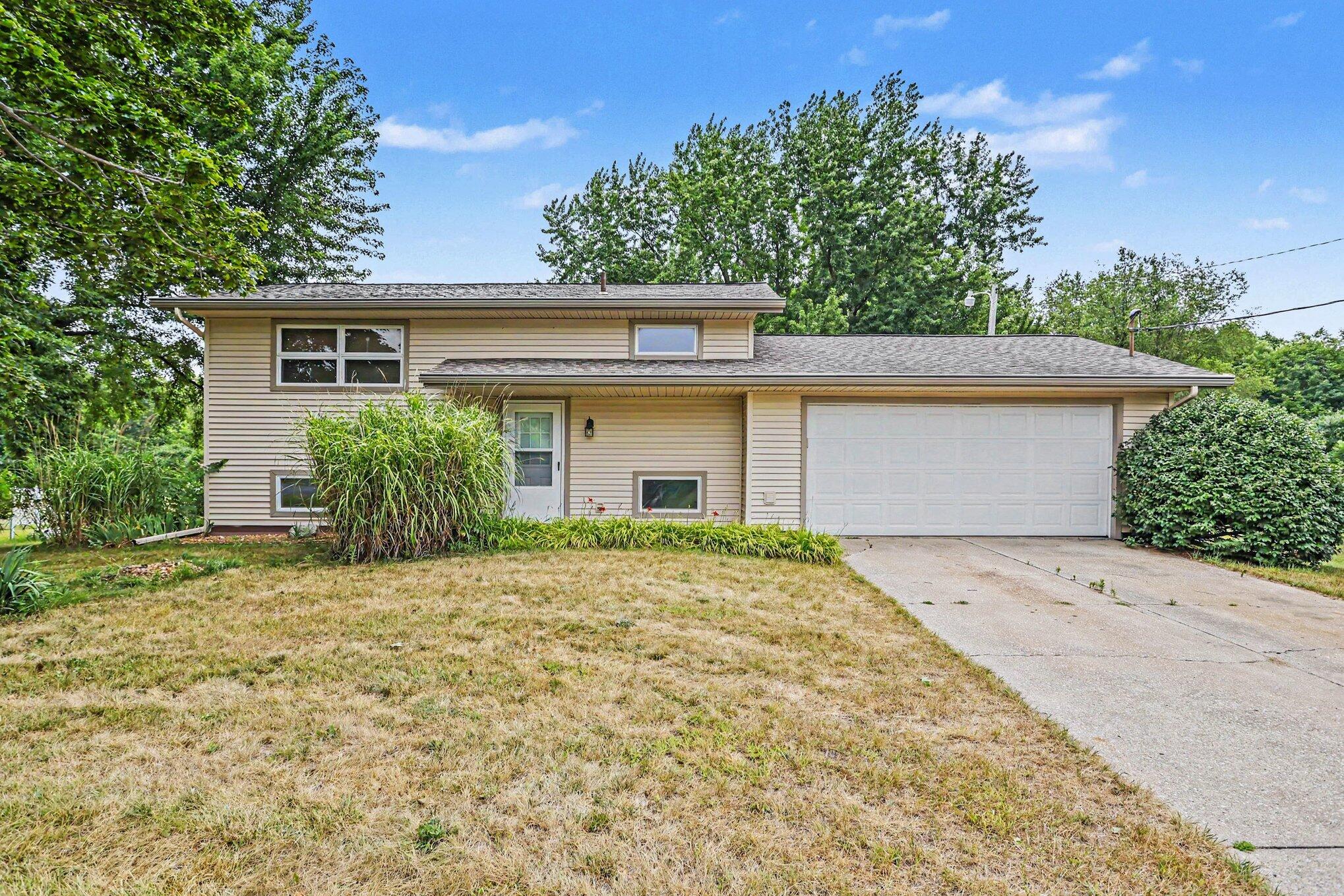2785 Eaman Road Property Photo 2