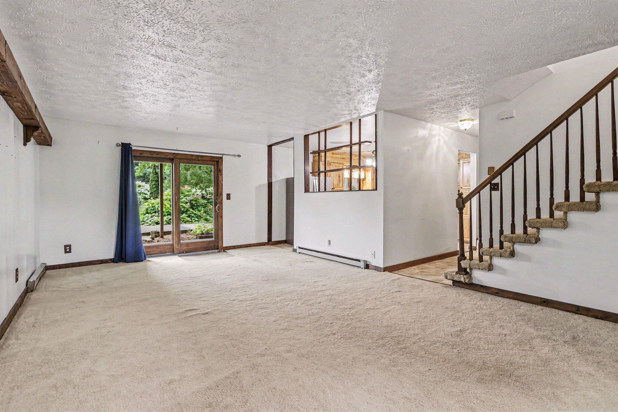 2785 Eaman Road Property Photo 4