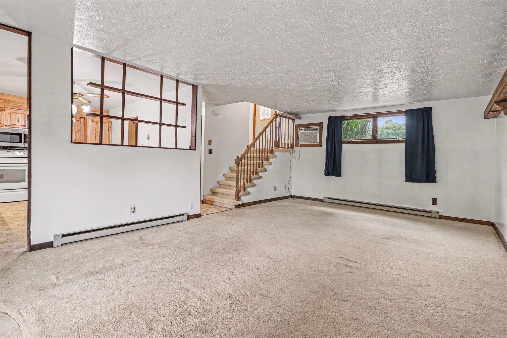 2785 Eaman Road Property Photo 6