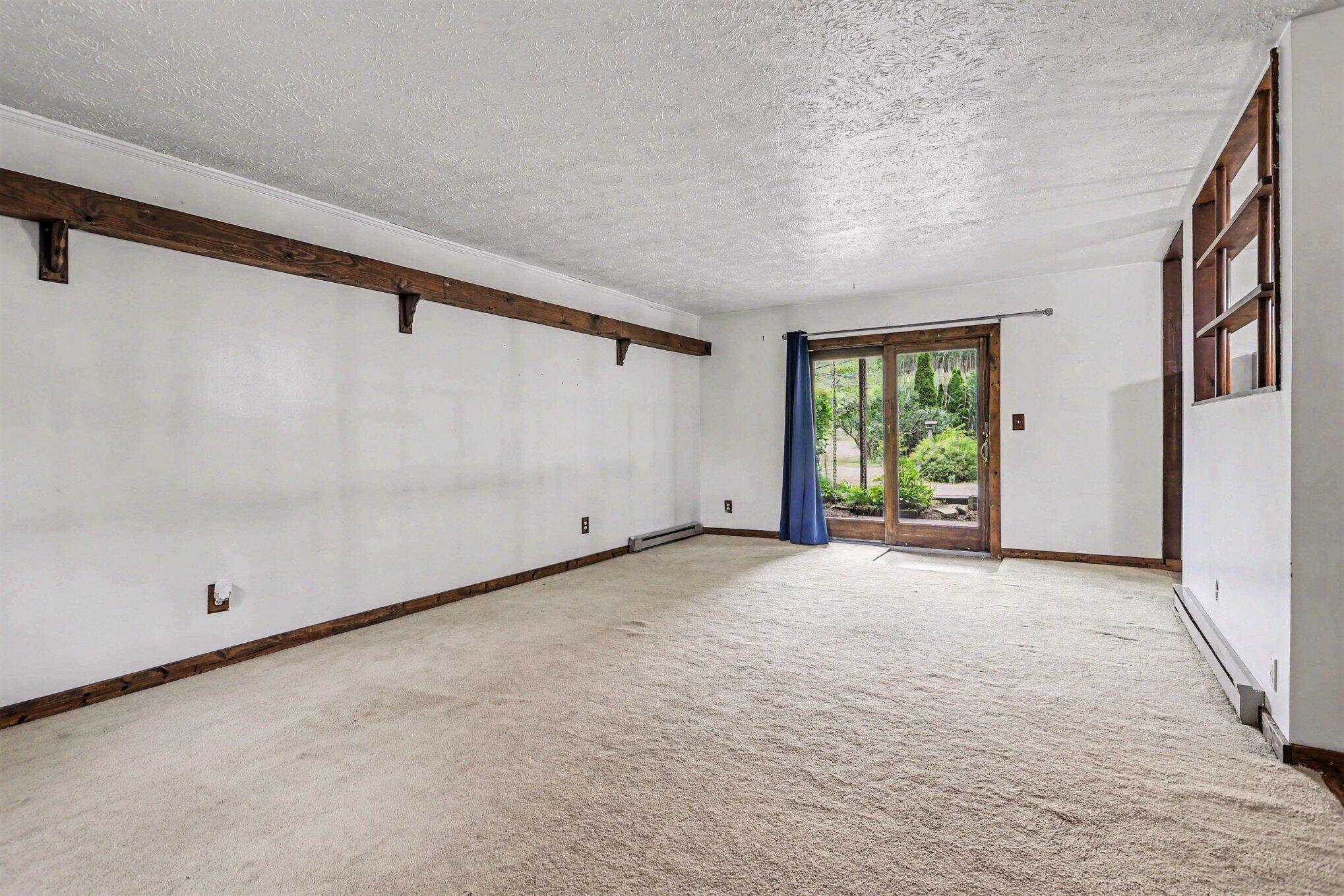 2785 Eaman Road Property Photo 7