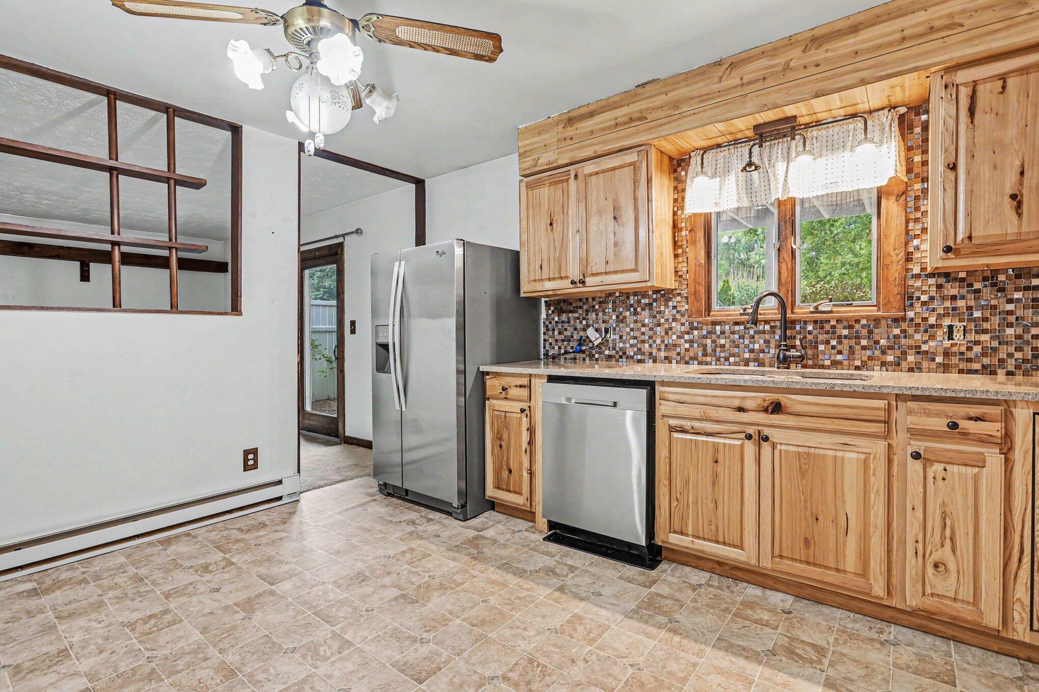 2785 Eaman Road Property Photo 11